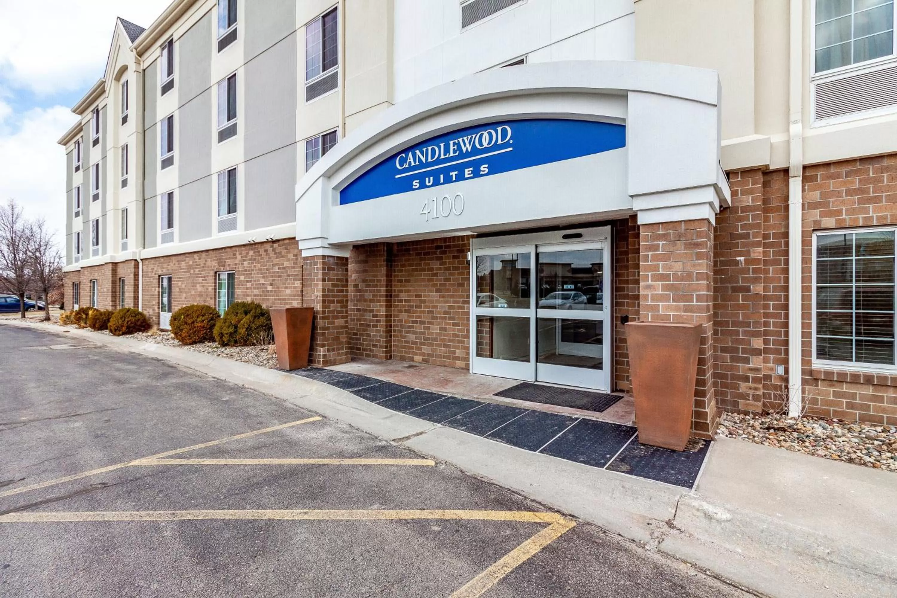 Property building in Candlewood Suites Lincoln by IHG
