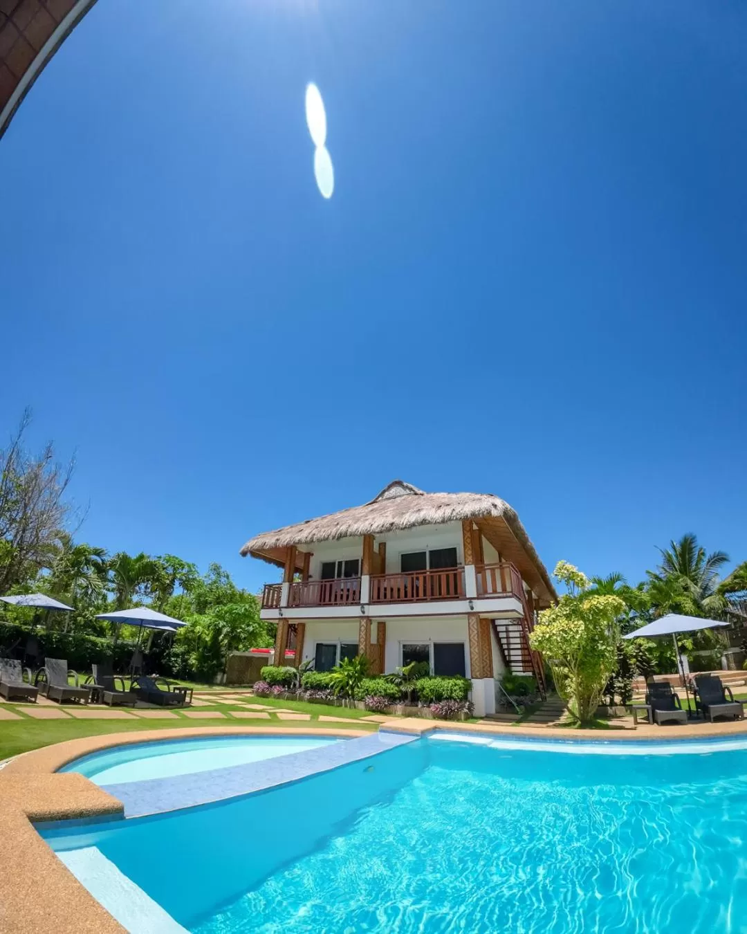 Swimming pool in Scent of Green Papaya
