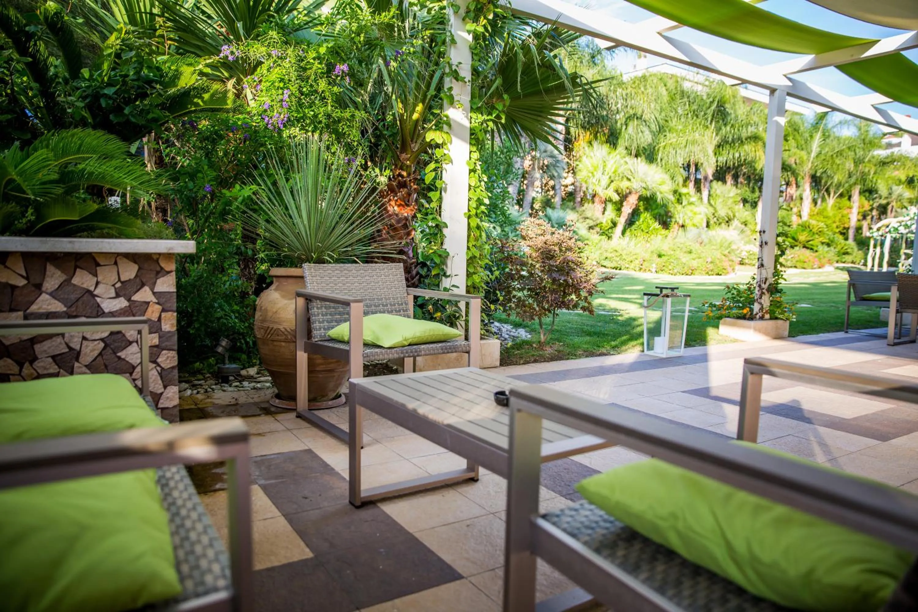 Facade/entrance in Hotel Ares