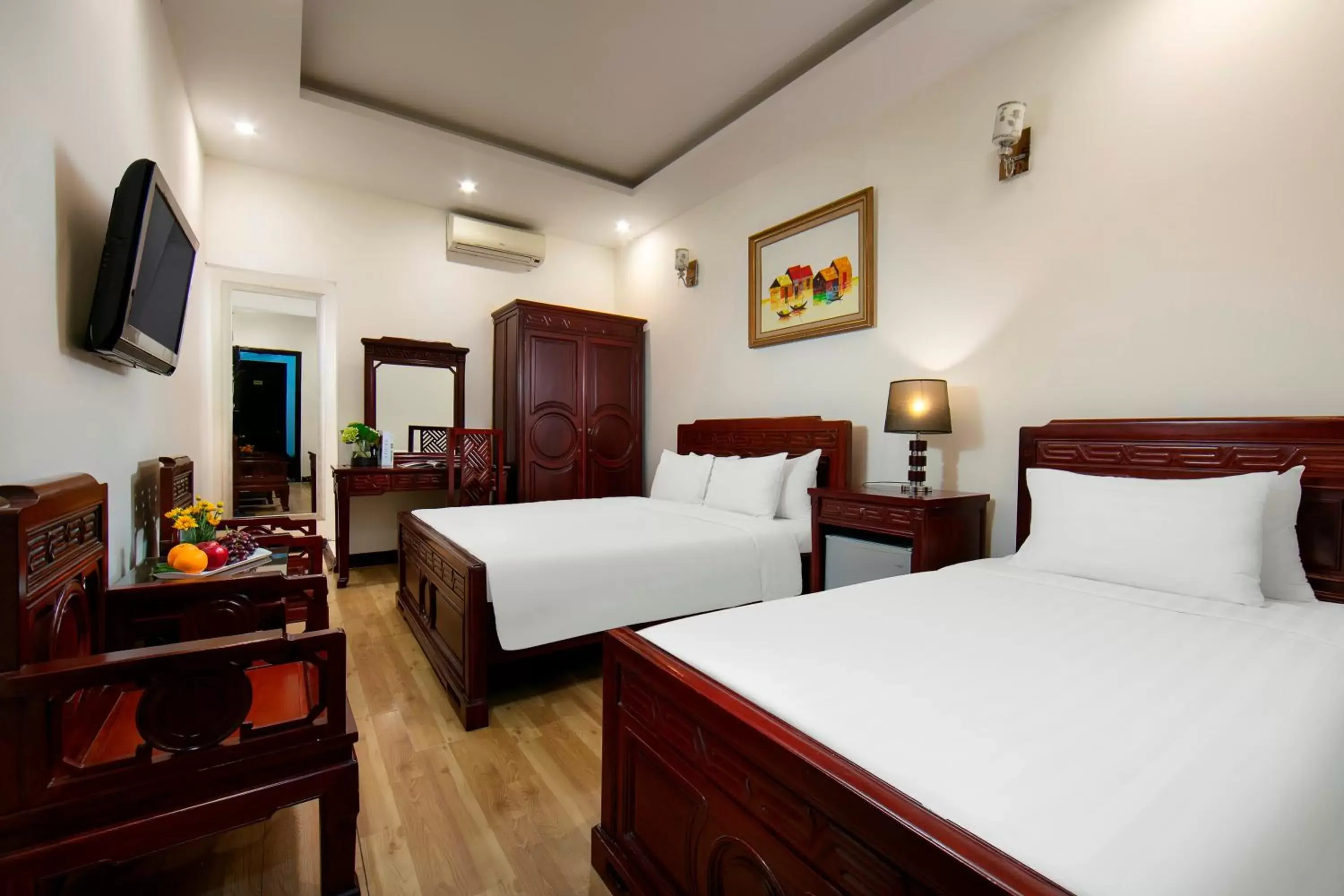 Superior Triple Room in Hanoi Moonlight Hotel Superior Triple Room in Hanoi Moonlight Hotel