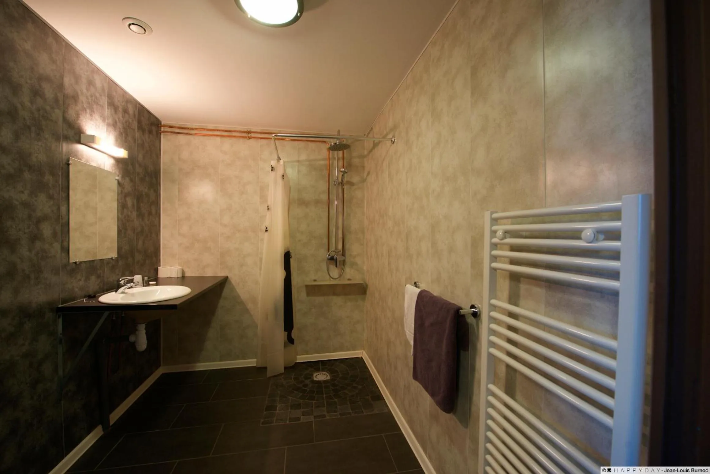 Bathroom in Hôtel La Tente Verte