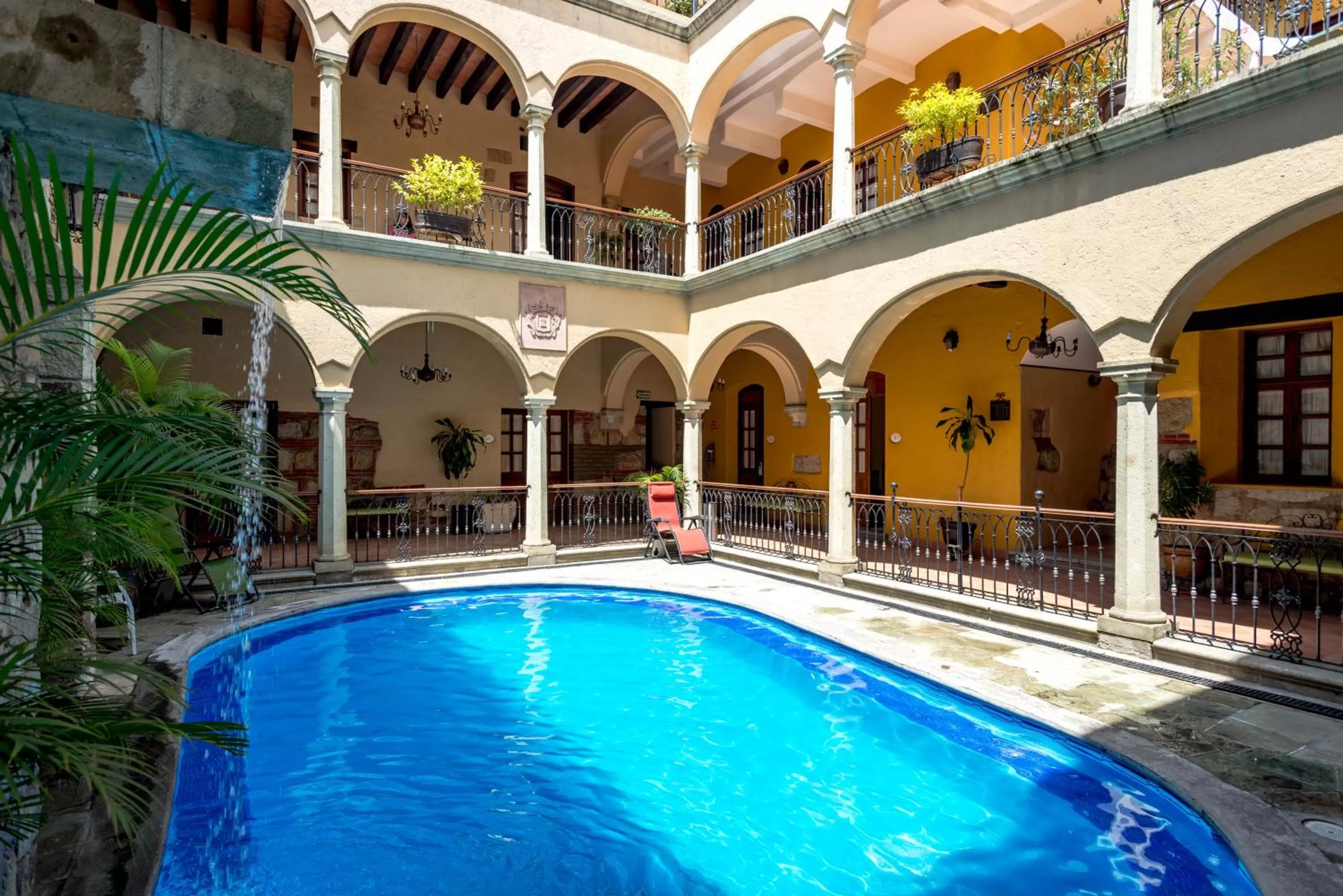 Swimming pool in Hotel CasAntica