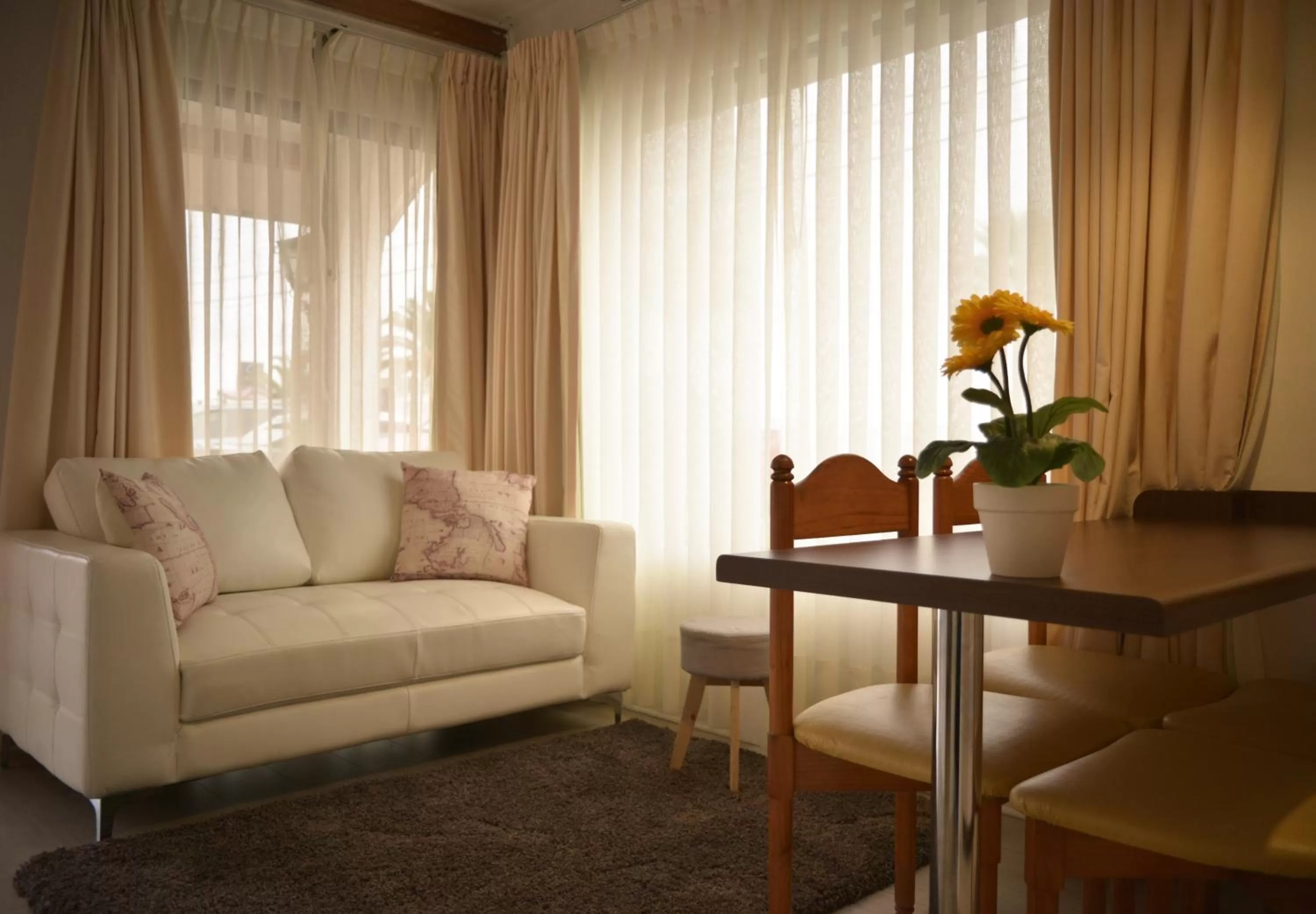 Seating area, Lounge/Bar in Hotel La Fuente