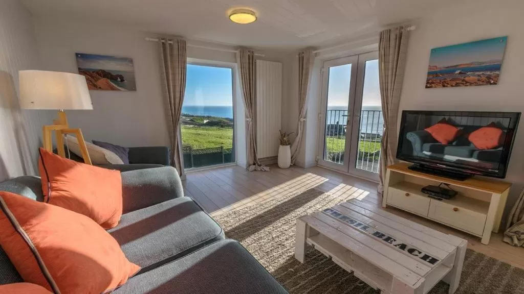 TV and multimedia in Chesil Beach Lodge Burton Bradstock Dorset DT64RJ