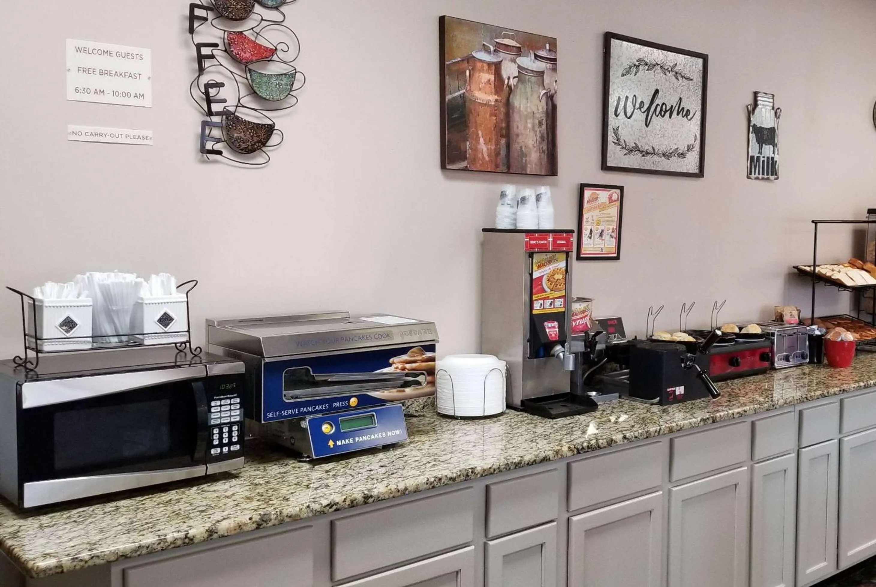 Restaurant/places to eat in Ramada by Wyndham & Suites Warner Robins