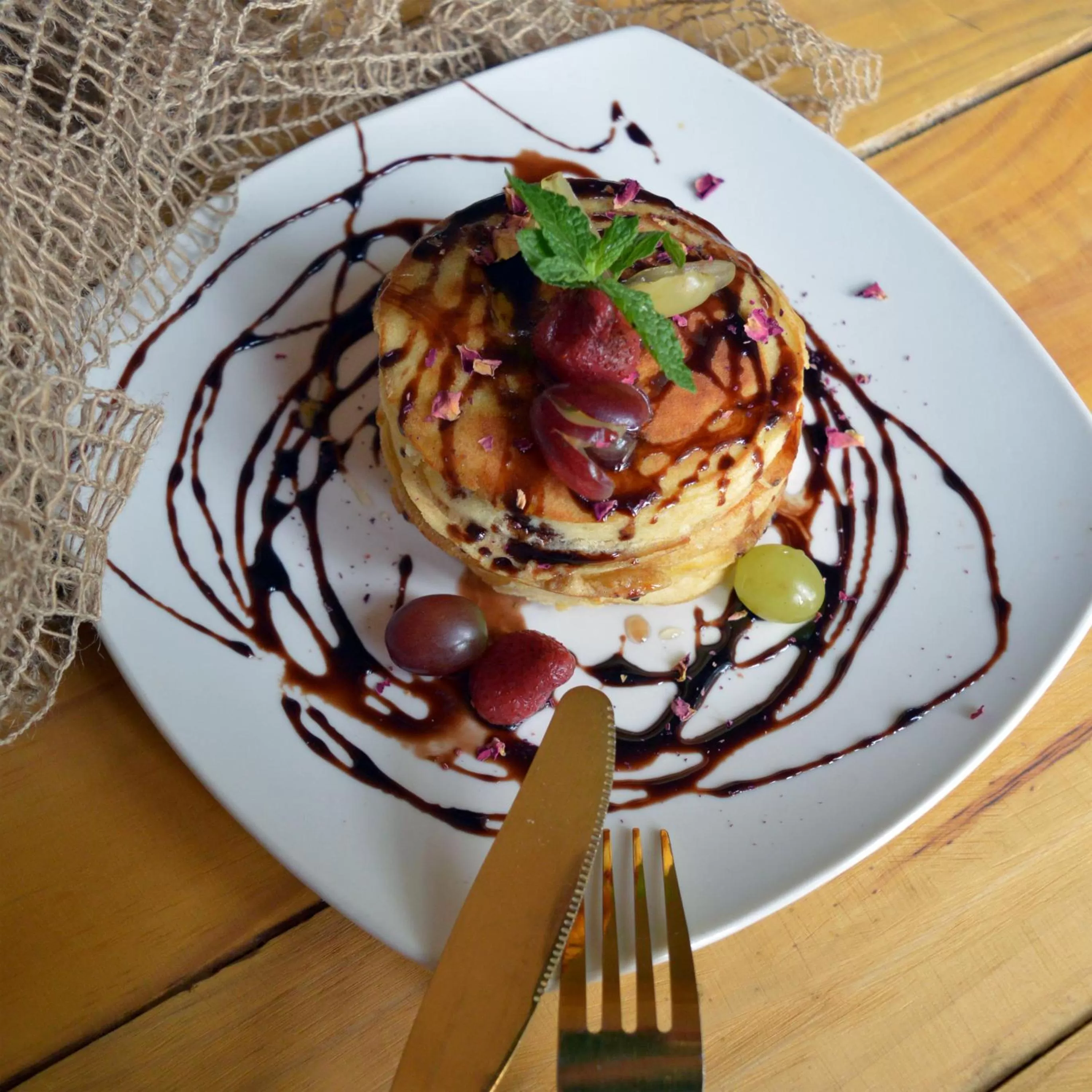 Food and drinks in Lido Hotel