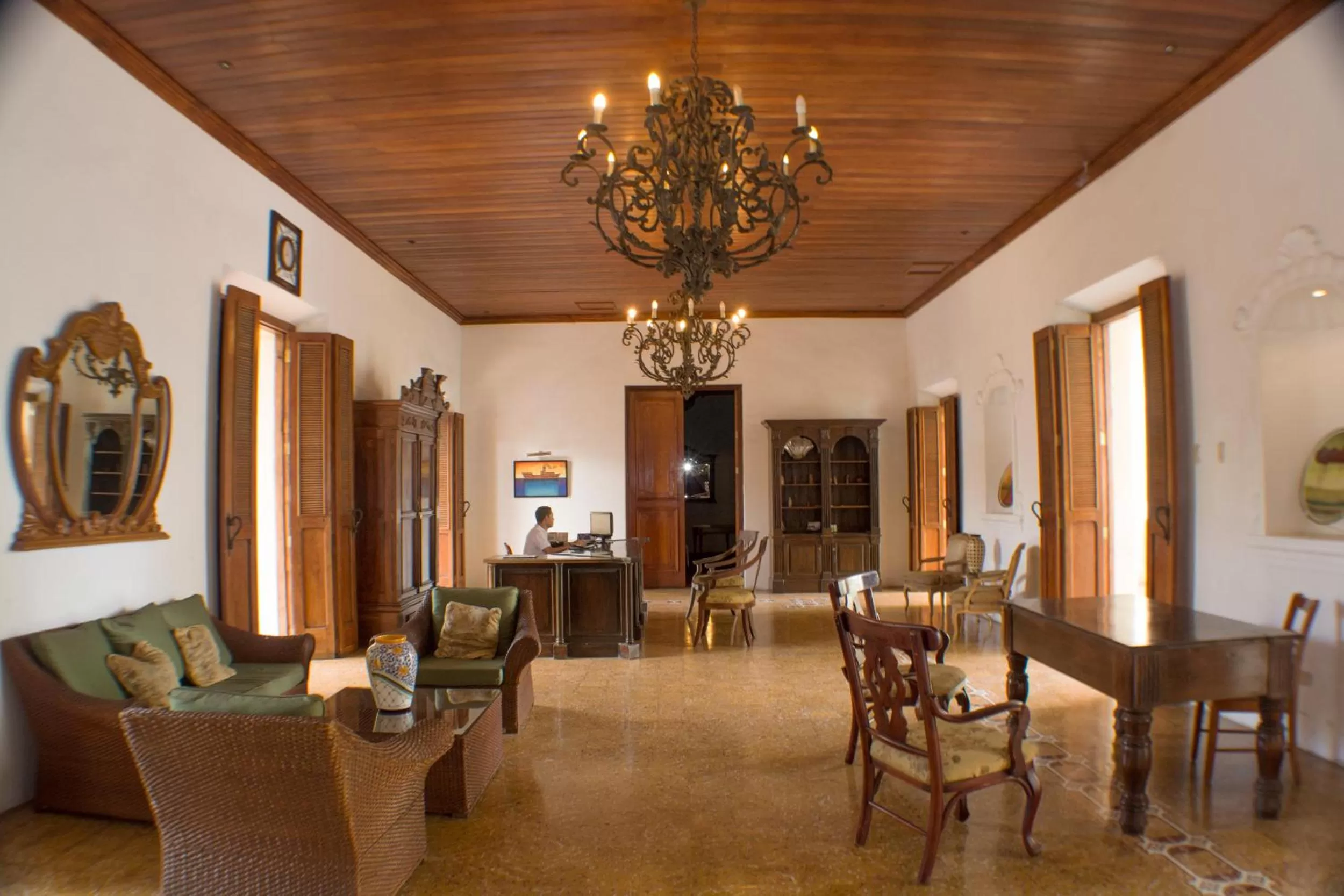 Seating area in Hotel la Perla Leon