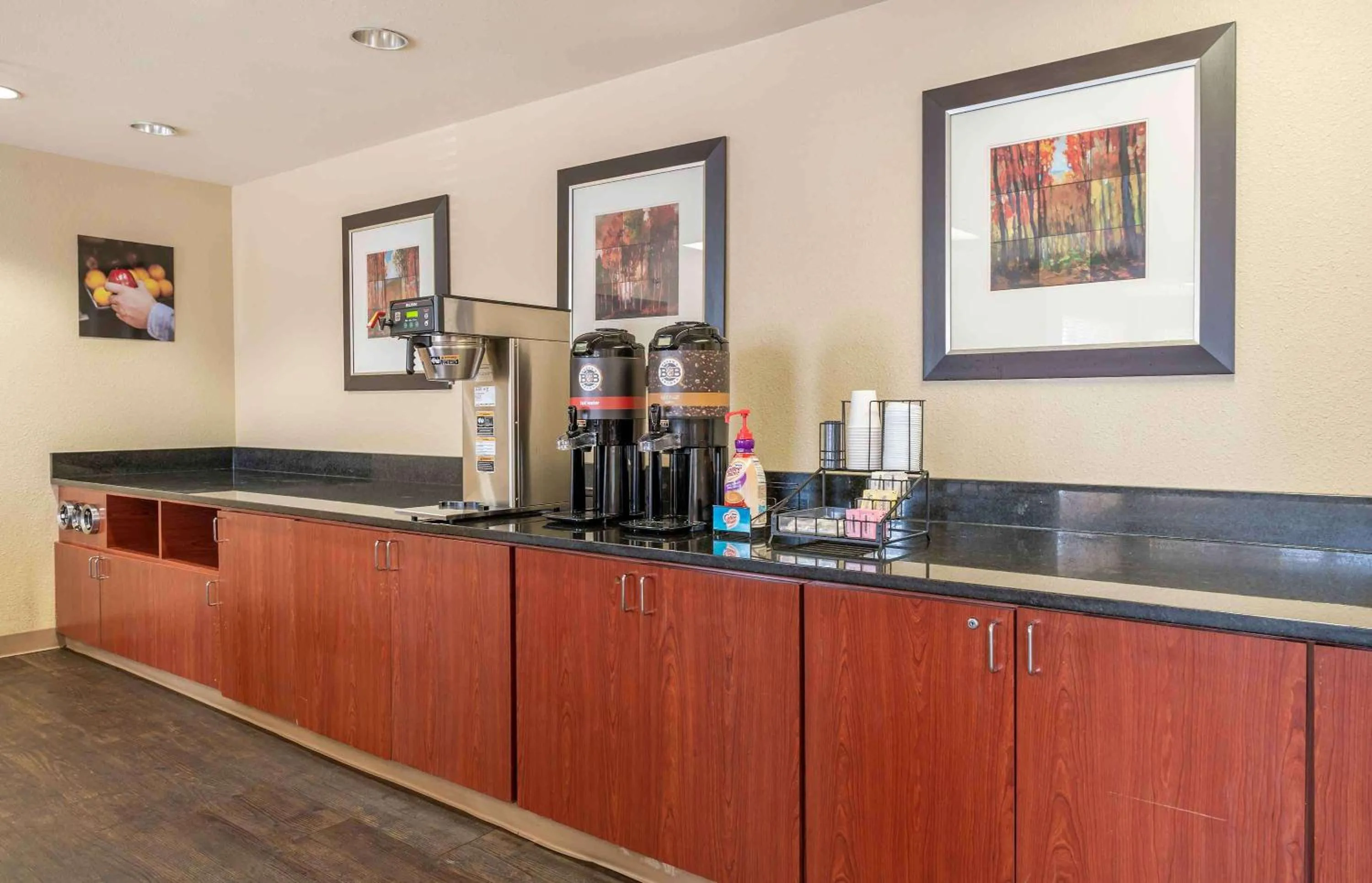 Breakfast in Extended Stay America Suites - Indianapolis - Northwest - I-465
