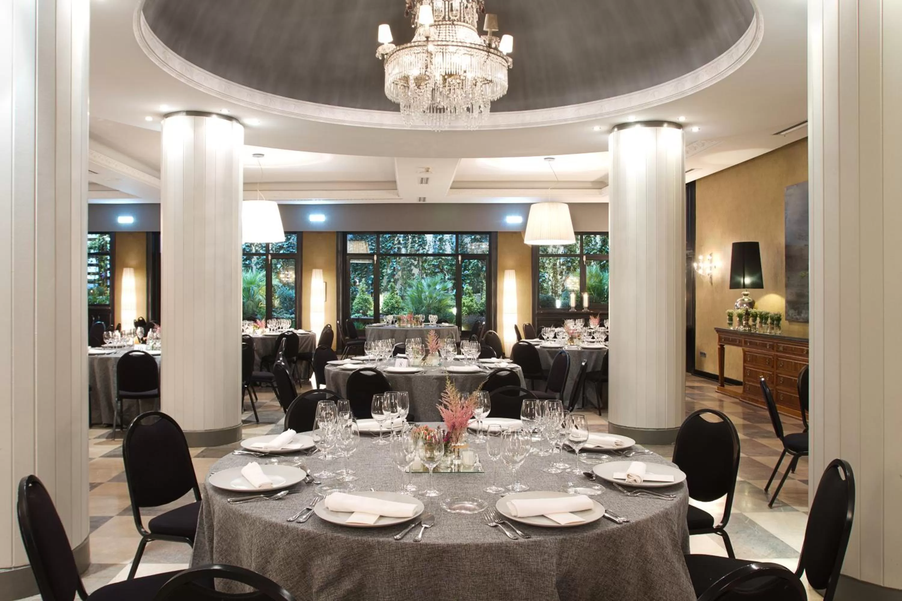 Restaurant/places to eat in Gran Hotel España