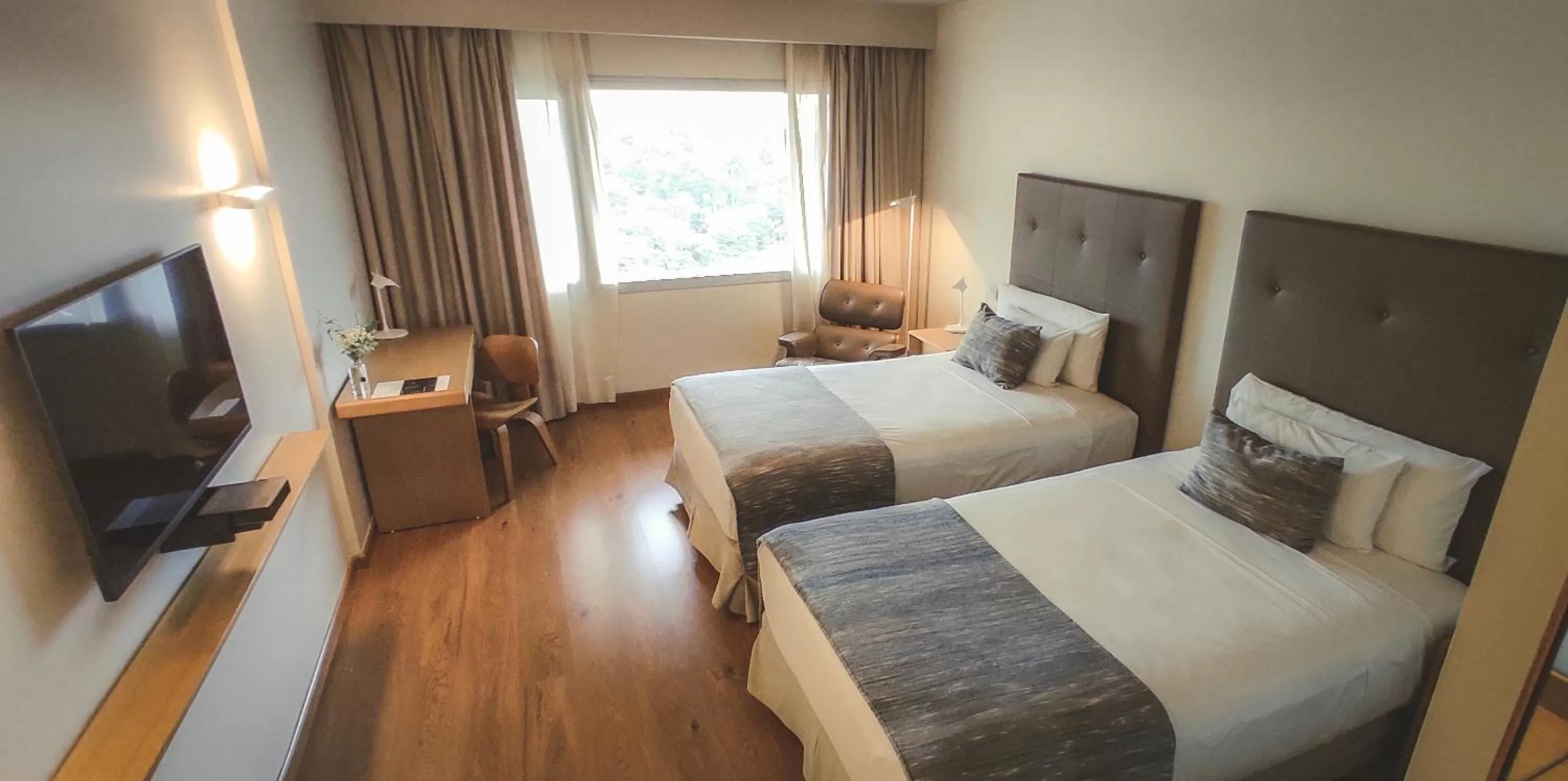 Bedroom, Bed in Dazzler by Wyndham Asuncion