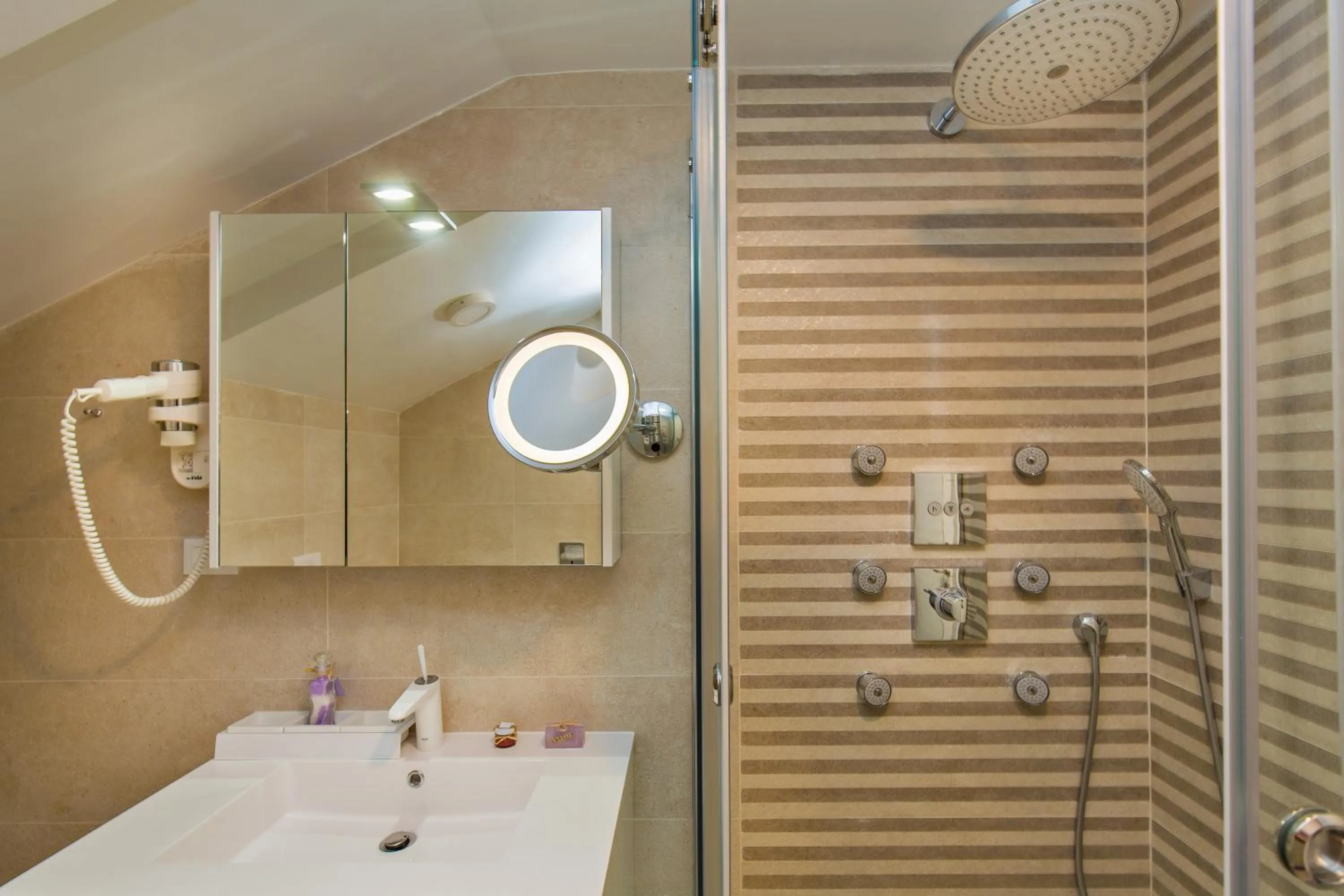 Shower in Dubrovnik Luxury Residence – L’Orangerie