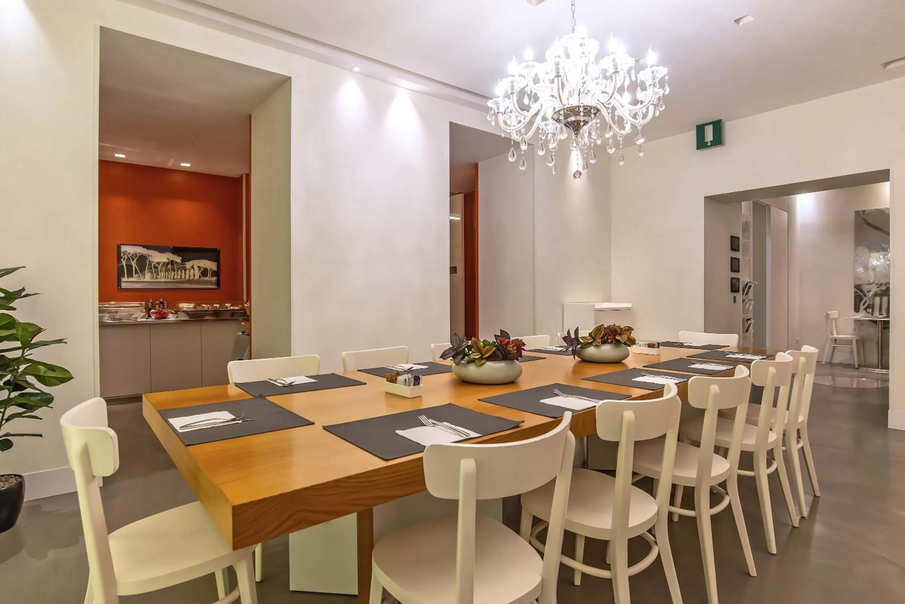 Dining area in Hotel White