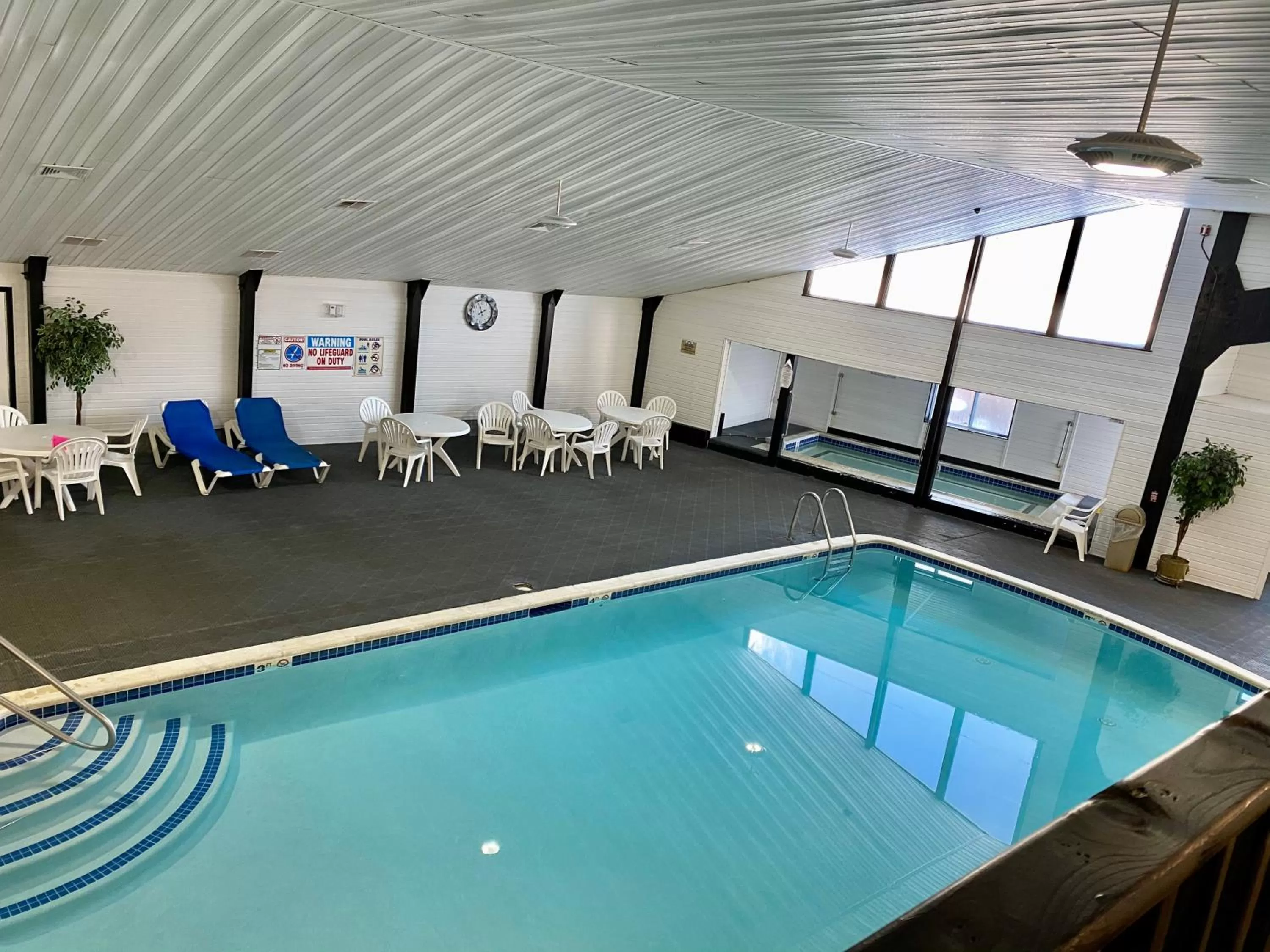 Days Inn by Wyndham Lincoln