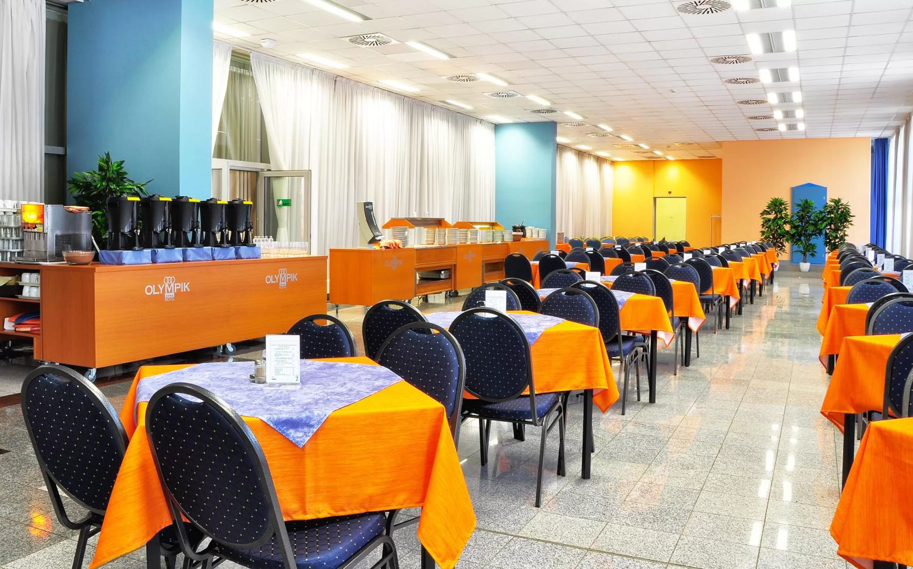 Restaurant/places to eat in Olympik Tristar