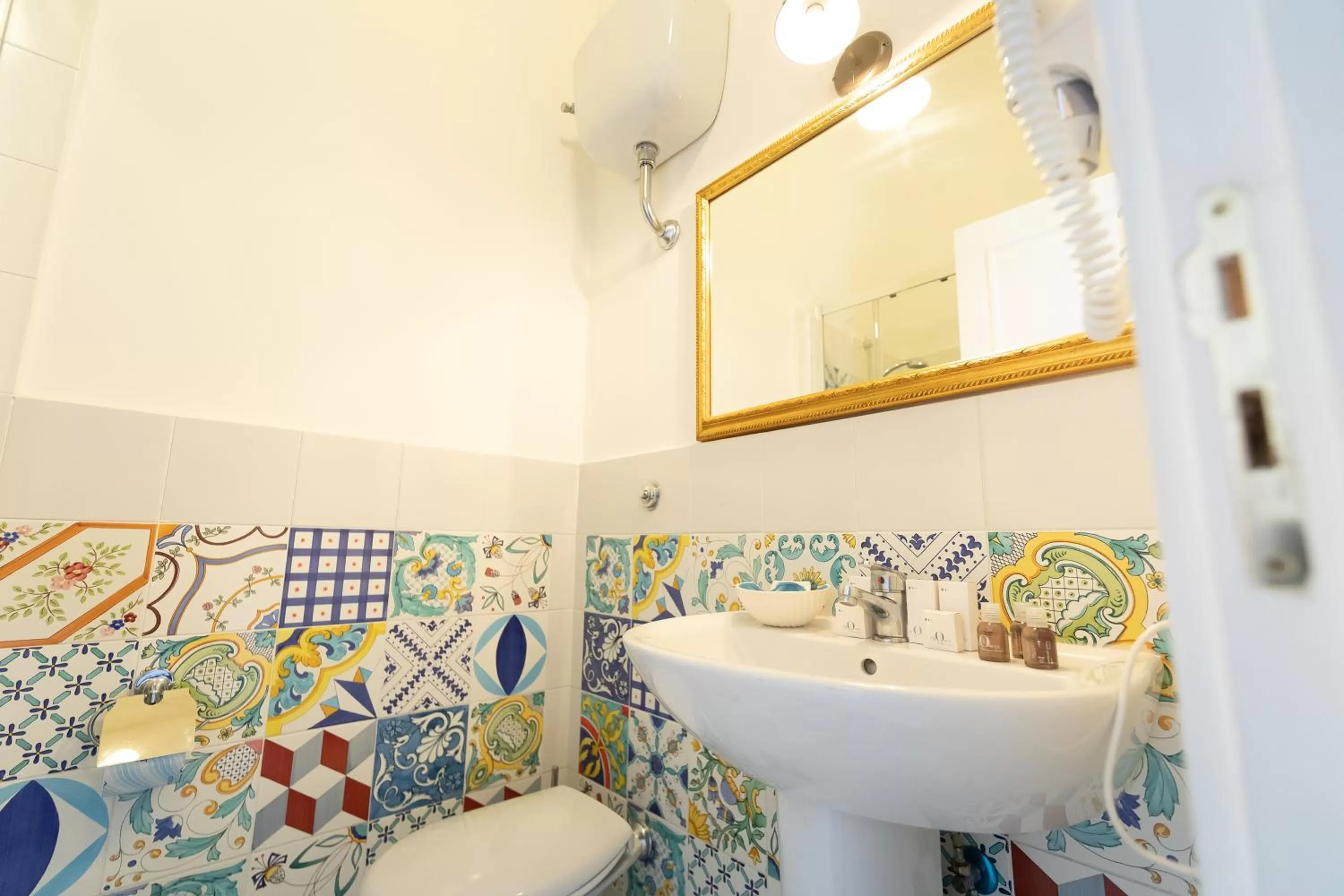 Bathroom in EFFE SUITES