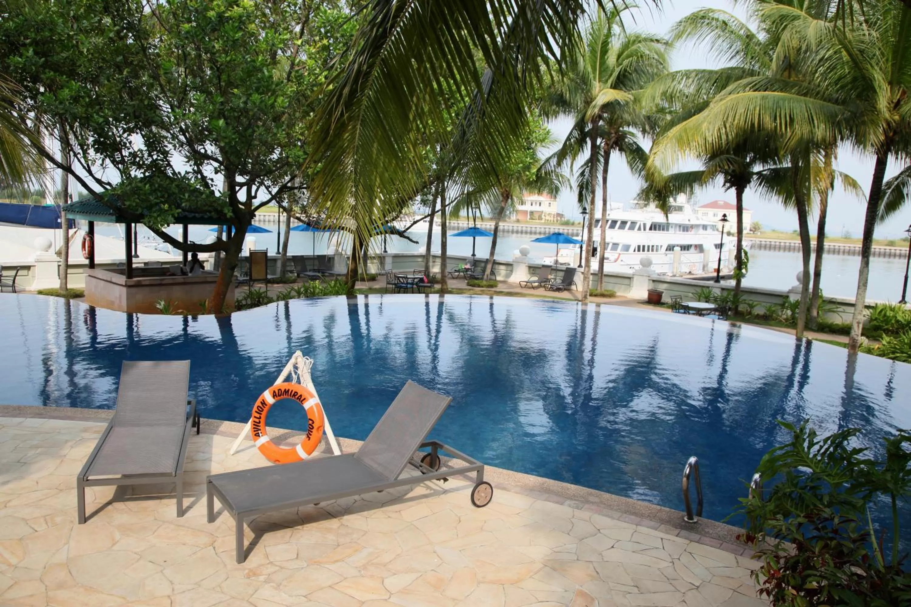 Avillion Admiral Cove