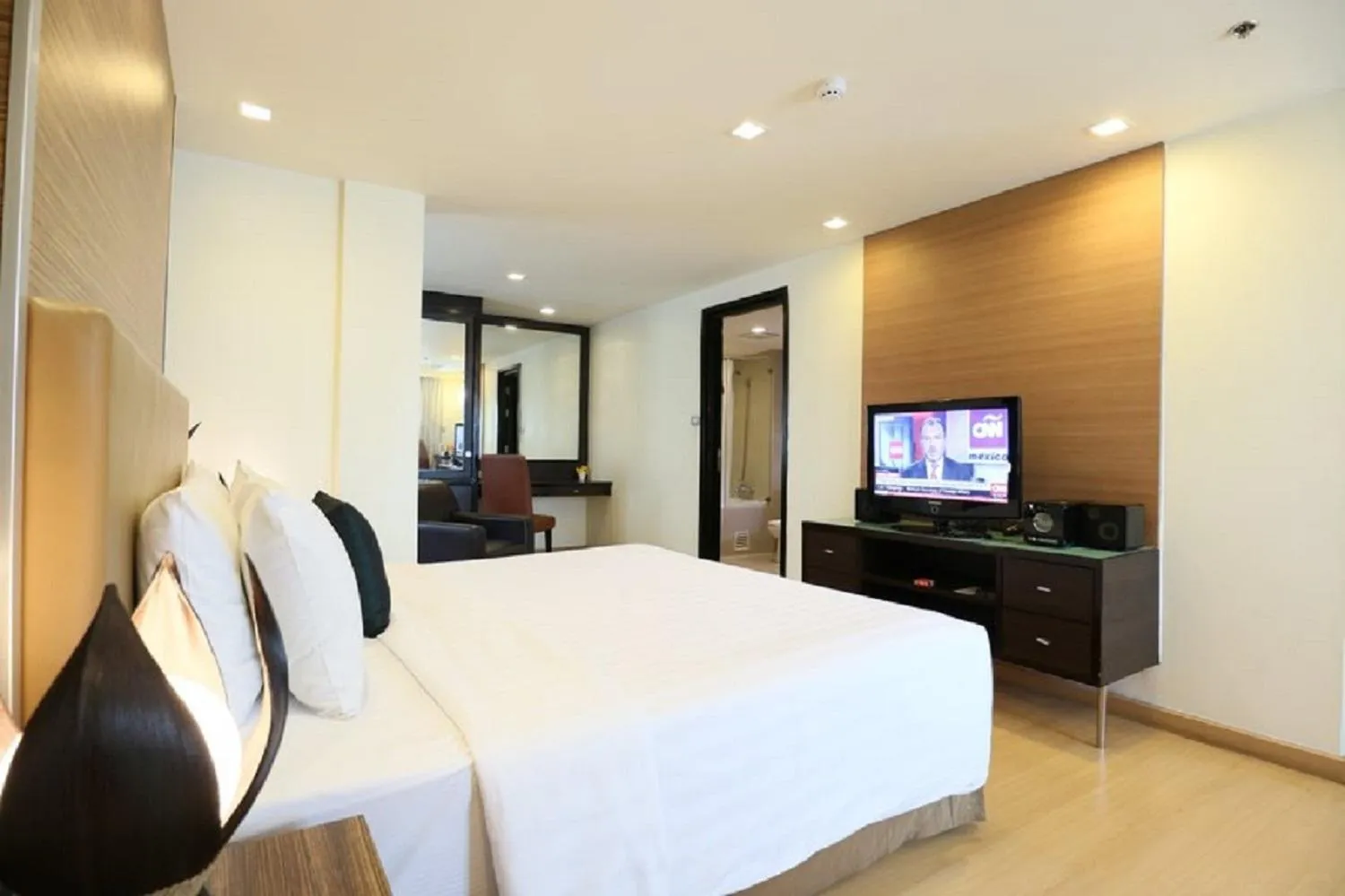 Photo of the whole room, Bed in Aspen Suites Hotel Sukhumvit 2