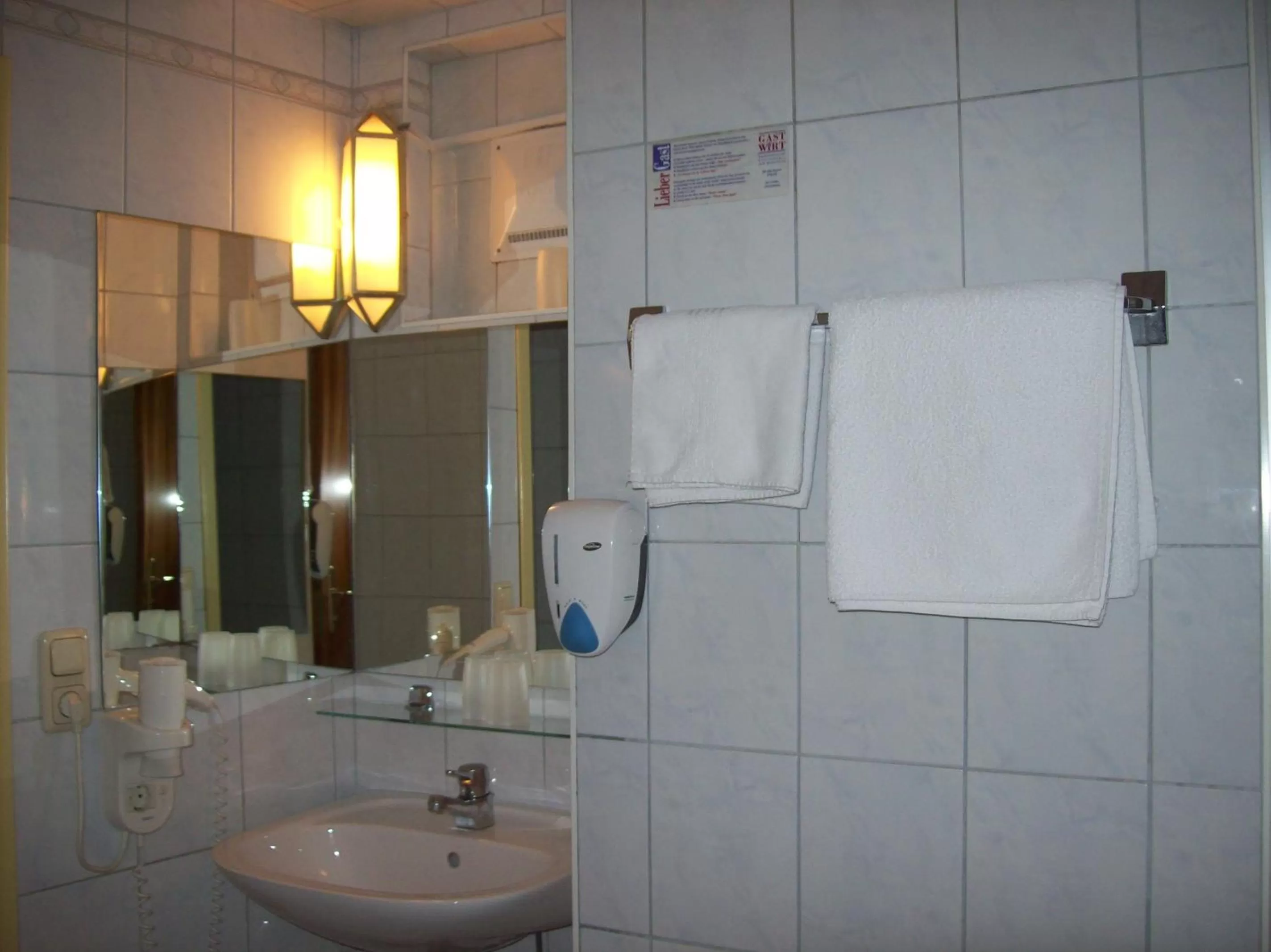 Bathroom in Hubertushof Fromwald Hotel und Gasthof