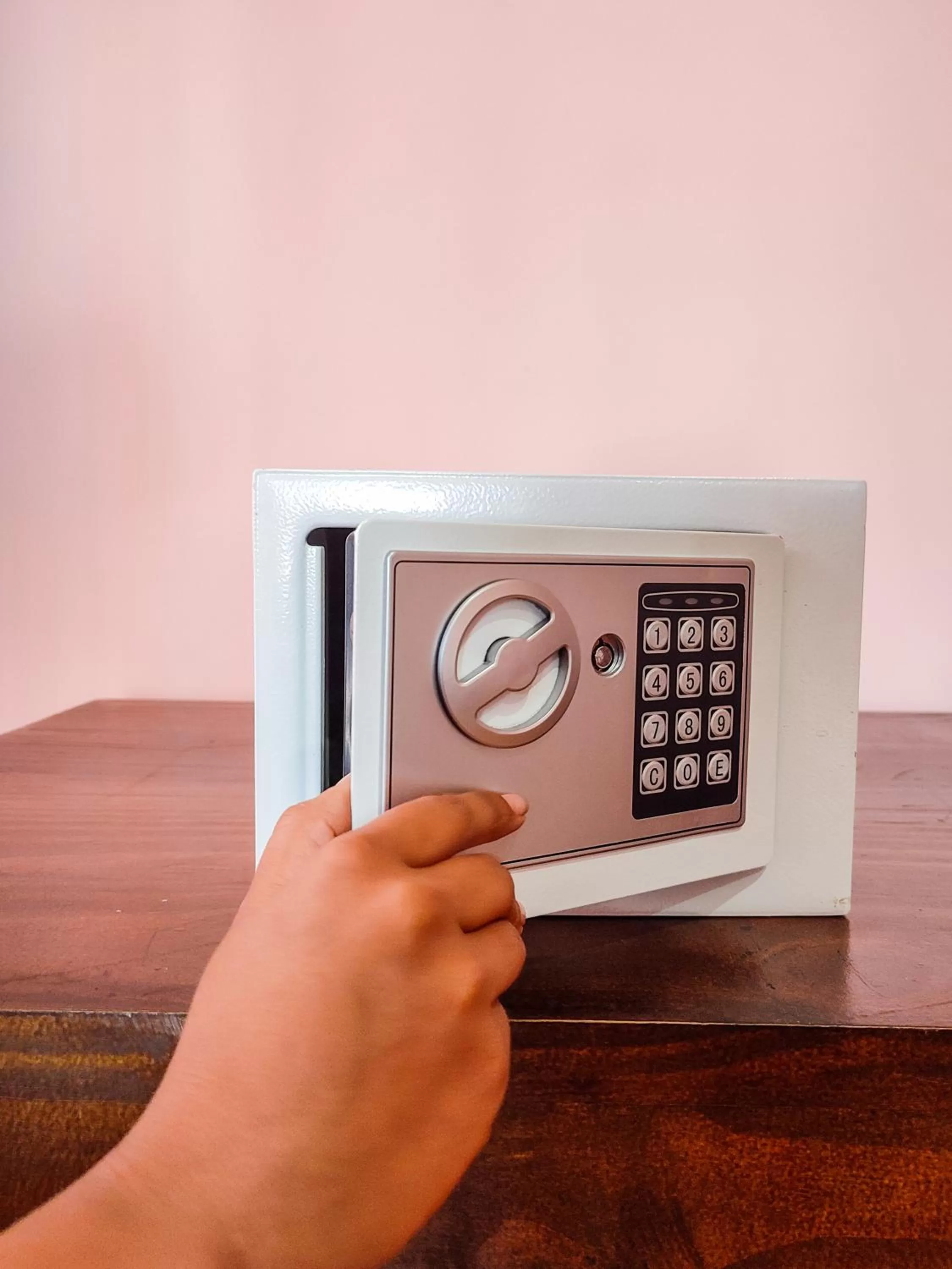 safe in Valiha Hotel Antananarivo