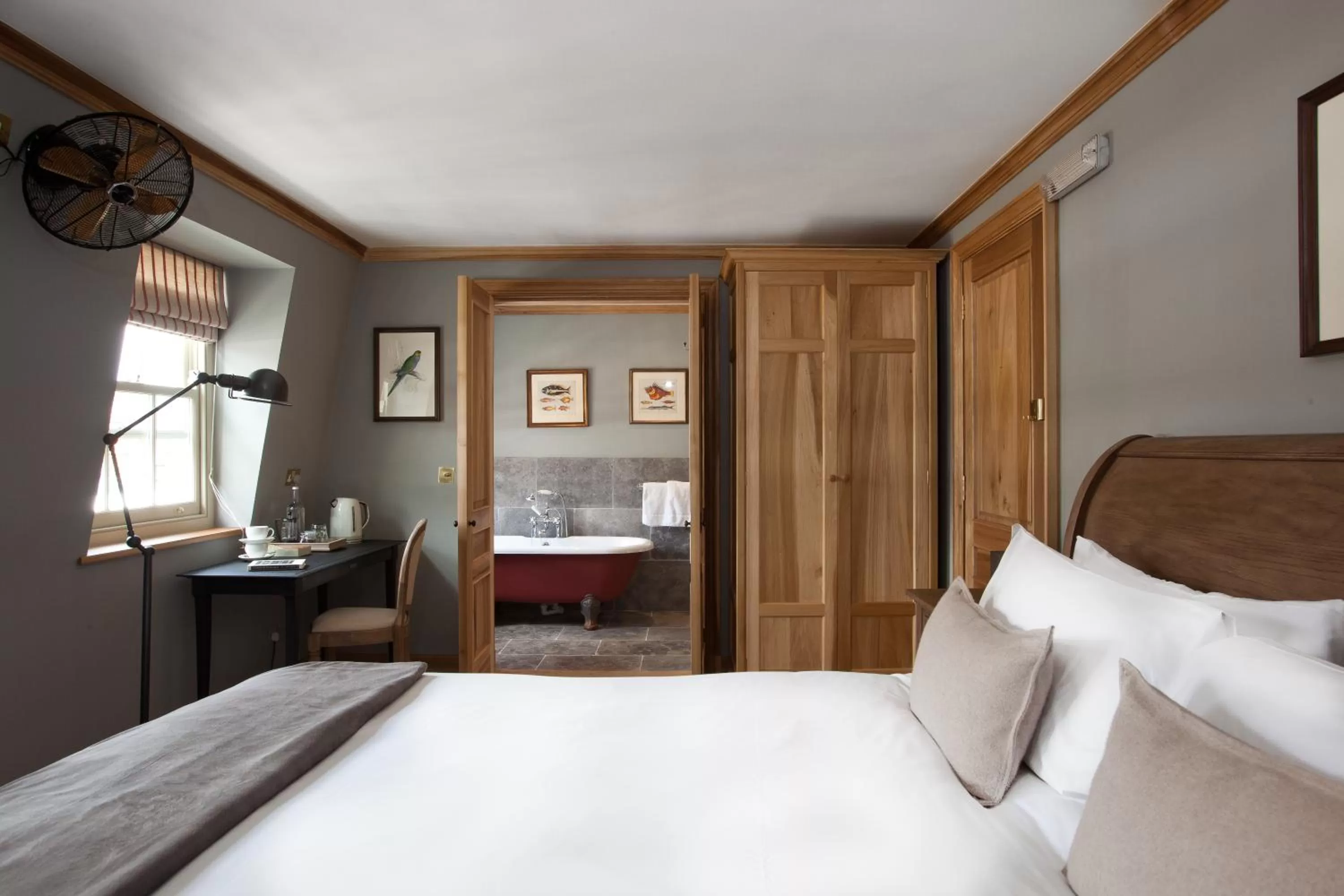 Photo of the whole room in The Grazing Goat