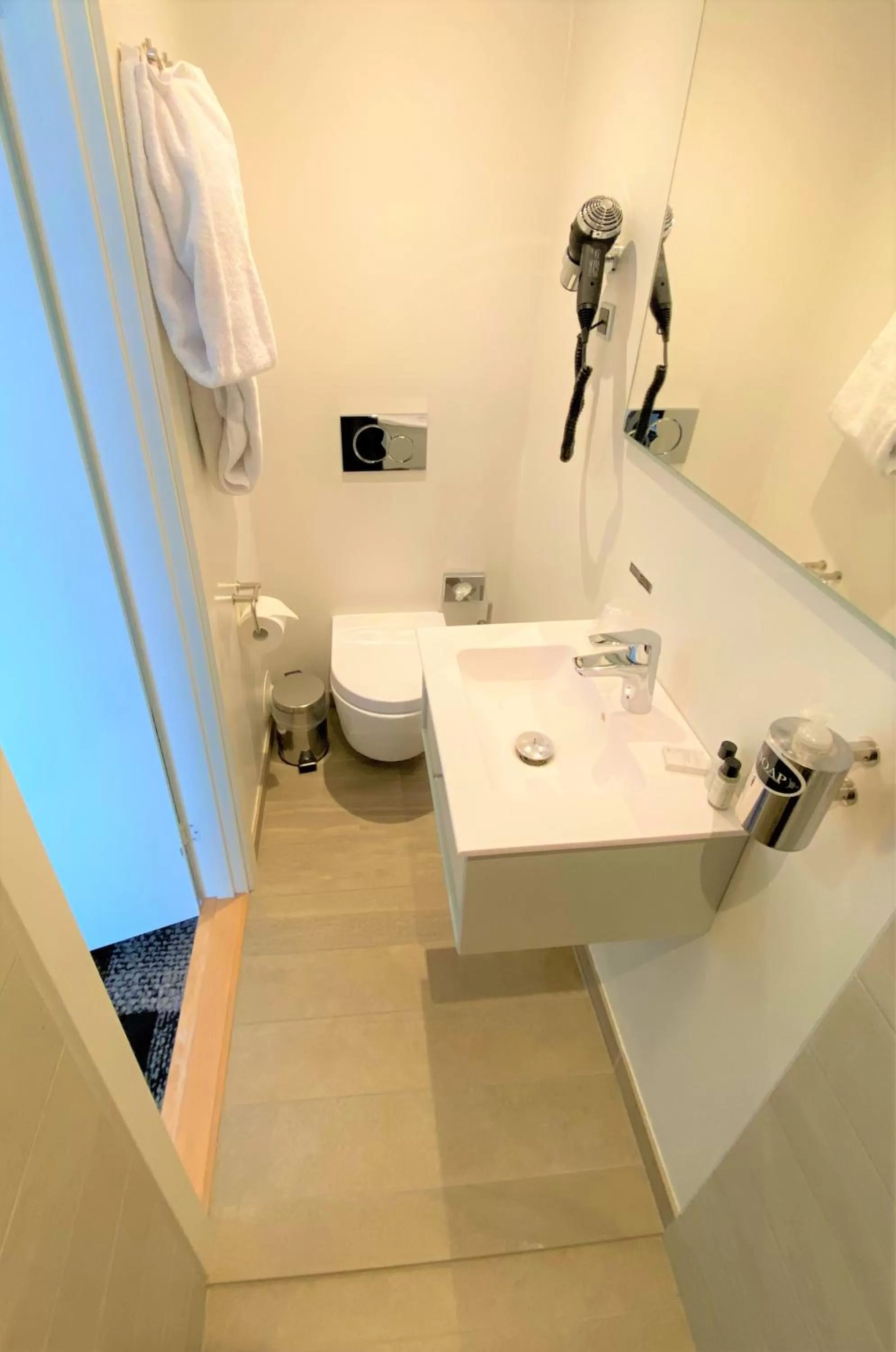 Toilet in Hotel Skivehus