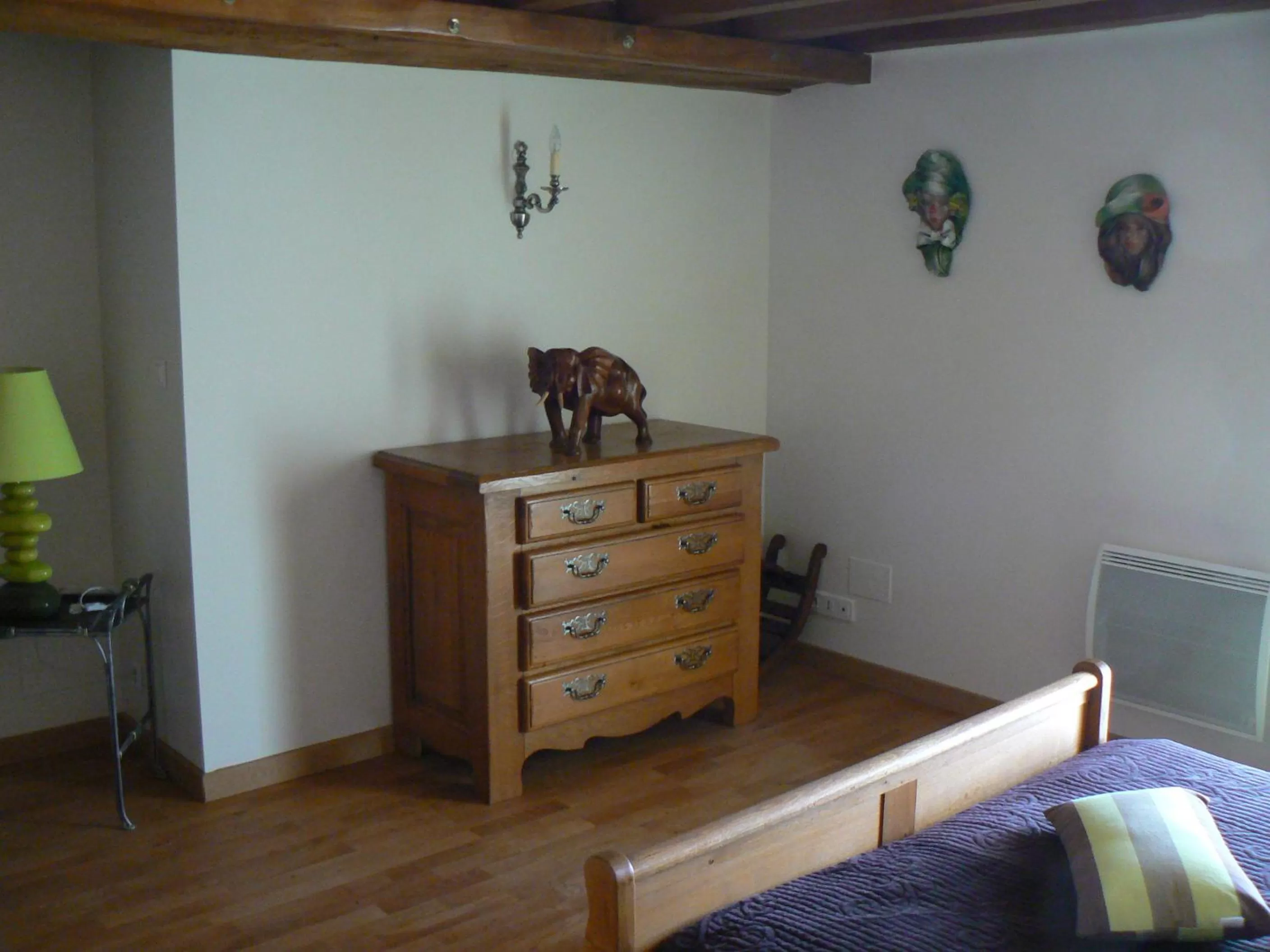 Decorative detail in Le Manoir des Chapelles