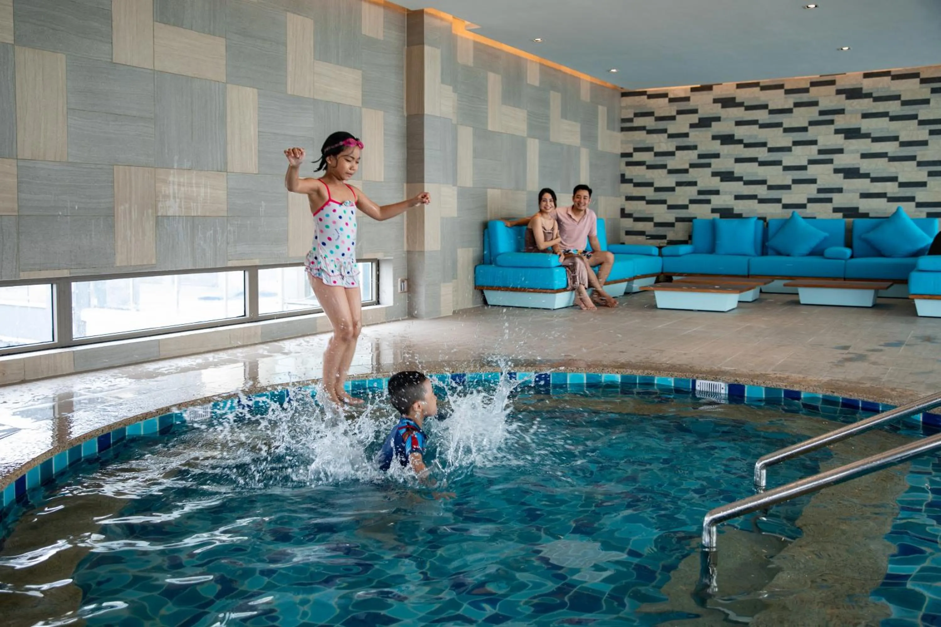 Swimming pool in Oakwood Residence Hanoi