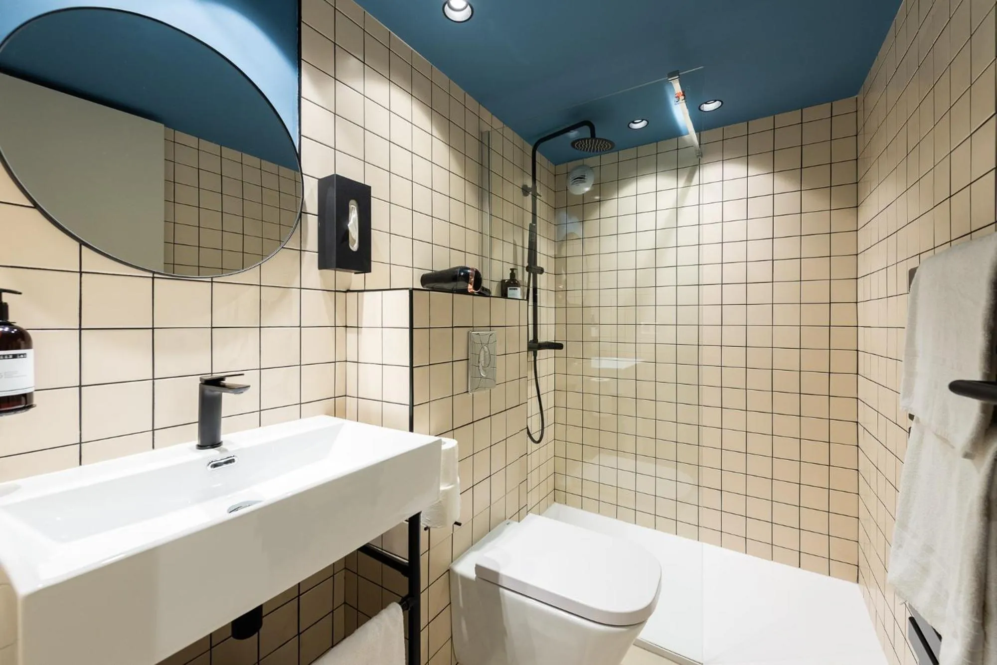 Bathroom in Florella Croisette Apartment