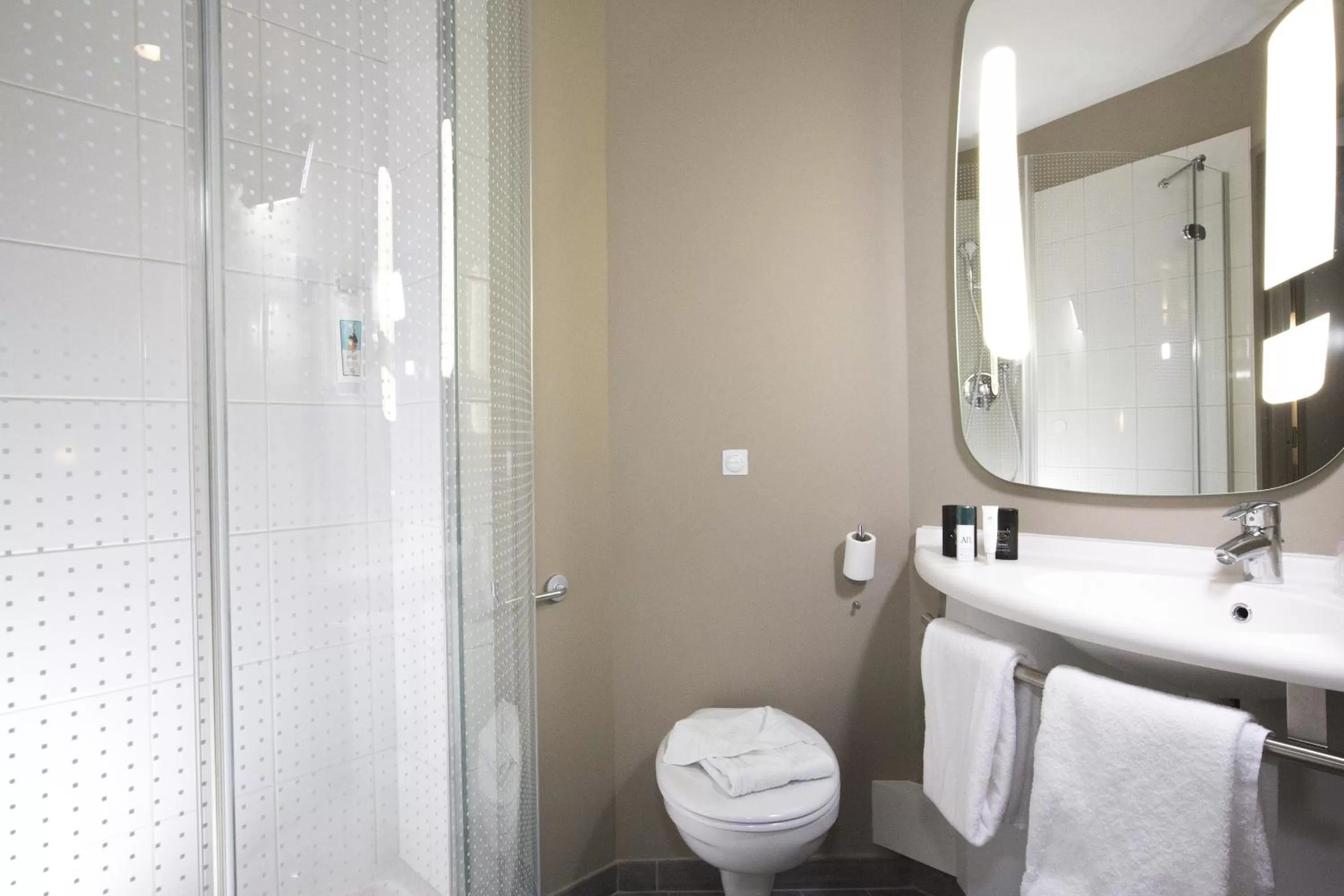 Bathroom in ibis Lille Centre Grand Palais