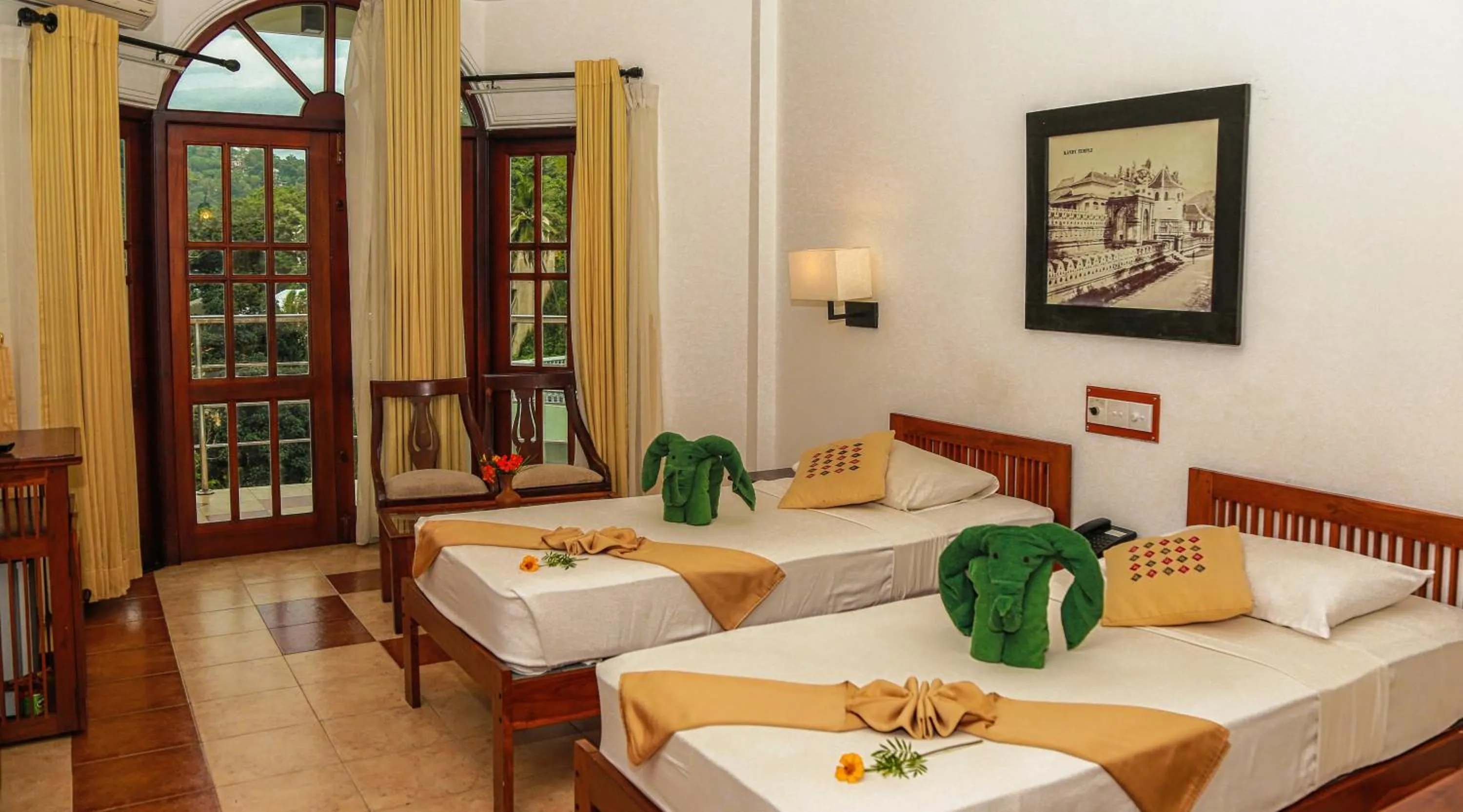 Bedroom, Bed in Senani Hotel