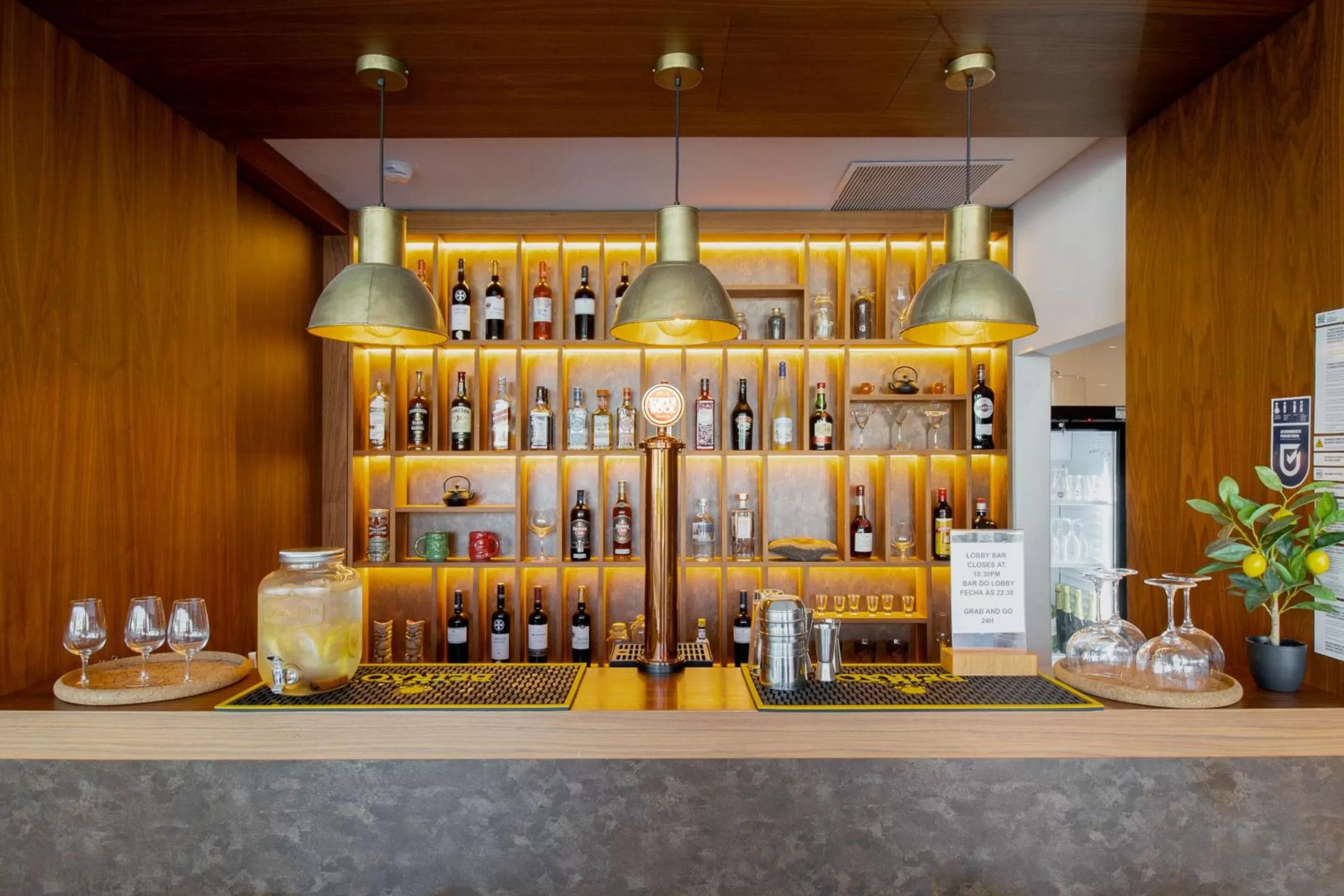 Lobby or reception, Lounge/Bar in Selina Evora