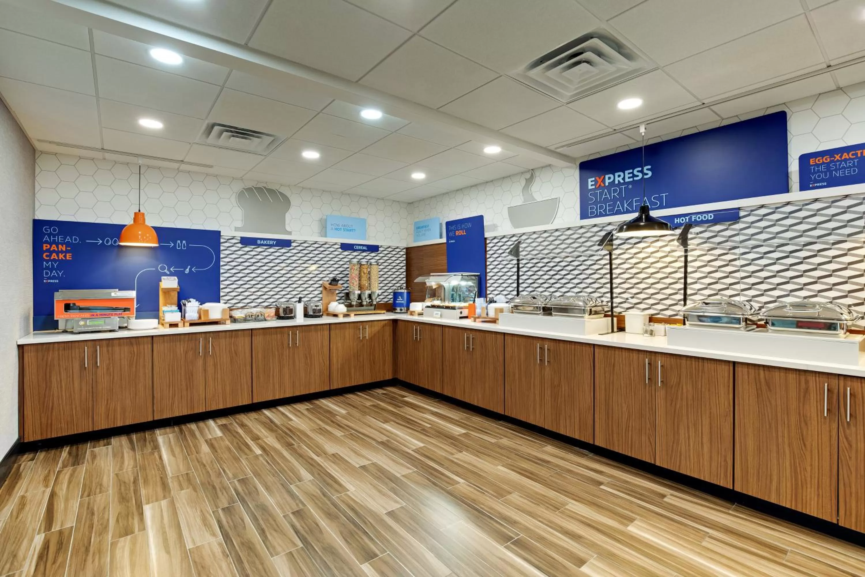 Breakfast in Holiday Inn Express Nashville-Opryland by IHG