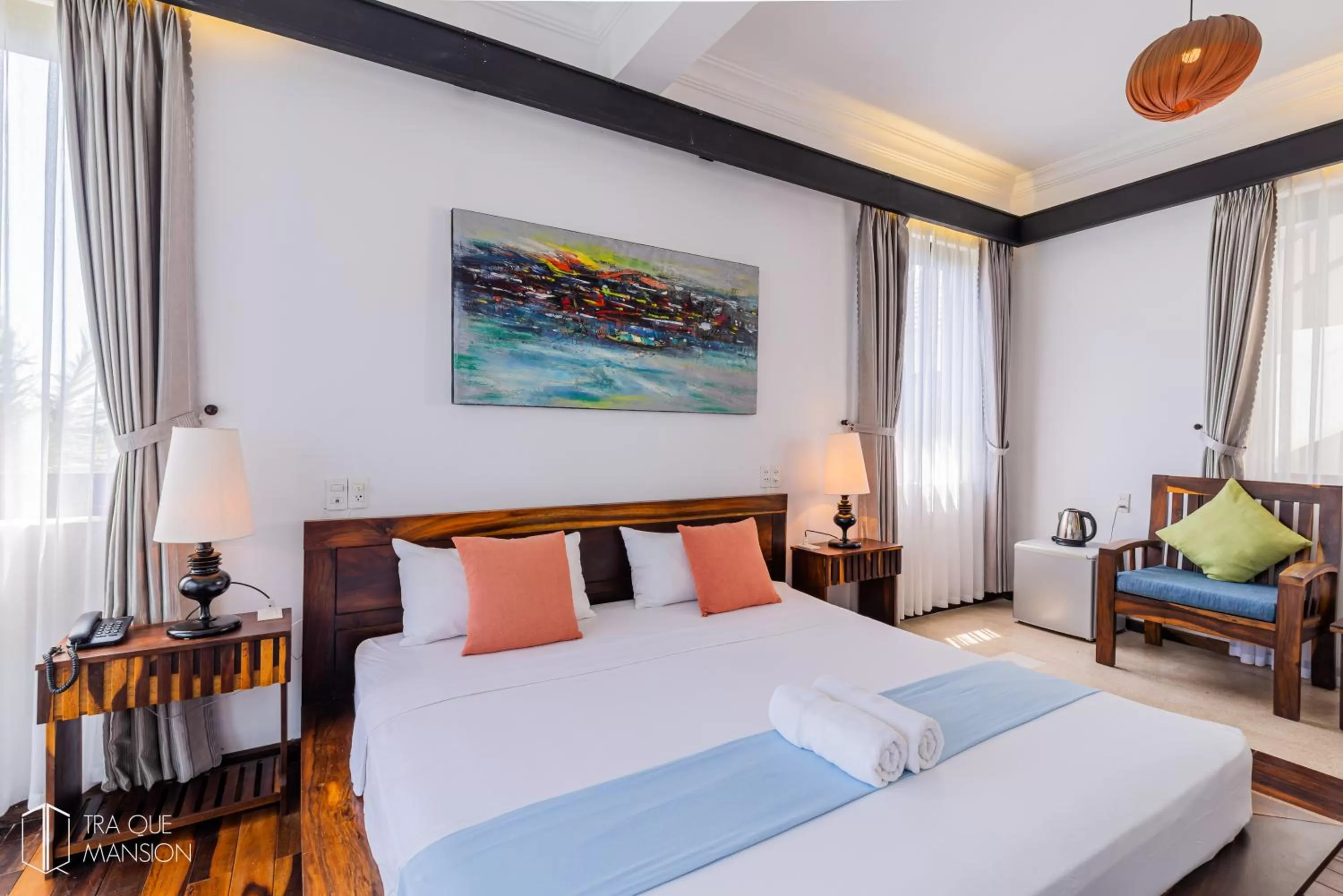 Bed in Tra Que Mansion