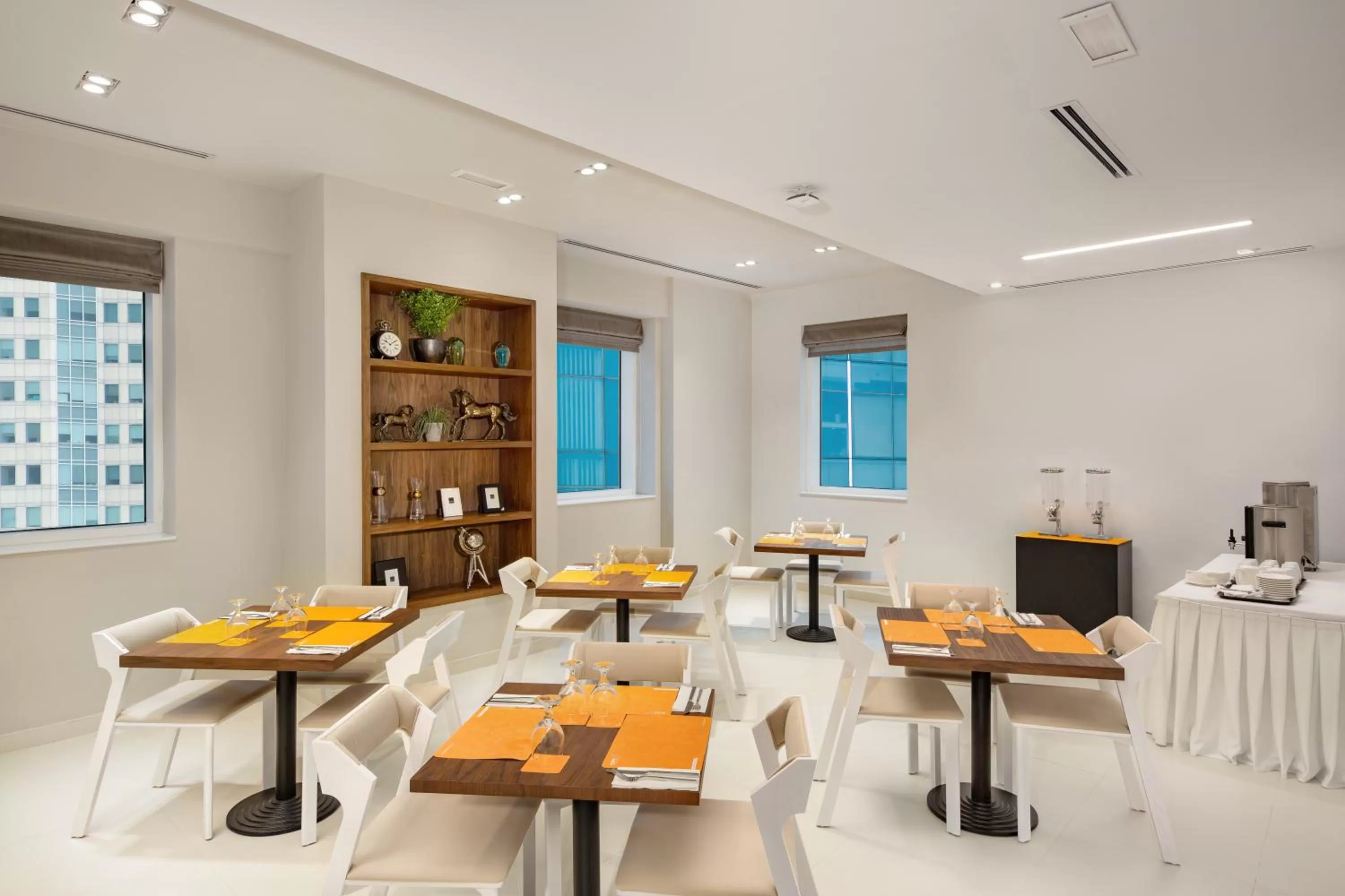 Restaurant/places to eat in Citymax Hotel Al Barsha