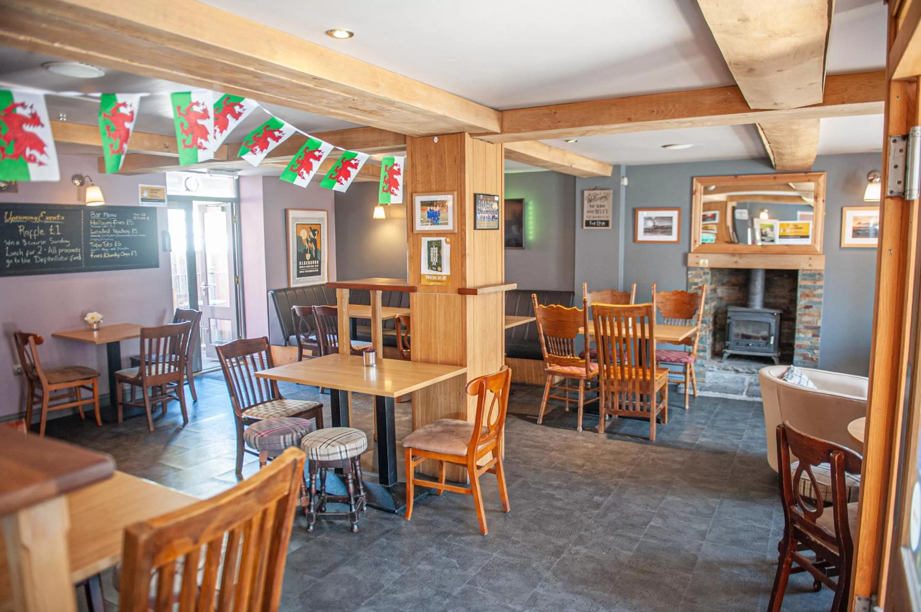 Lounge or bar in The Lion Hotel