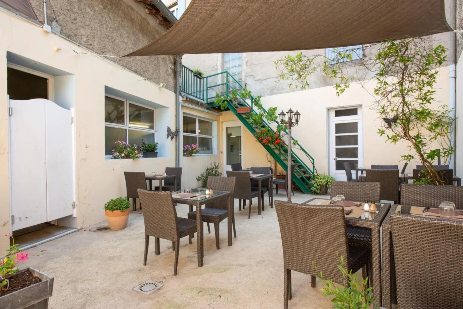 Restaurant/places to eat in Logis Hotels - Hôtel Le Boulevard