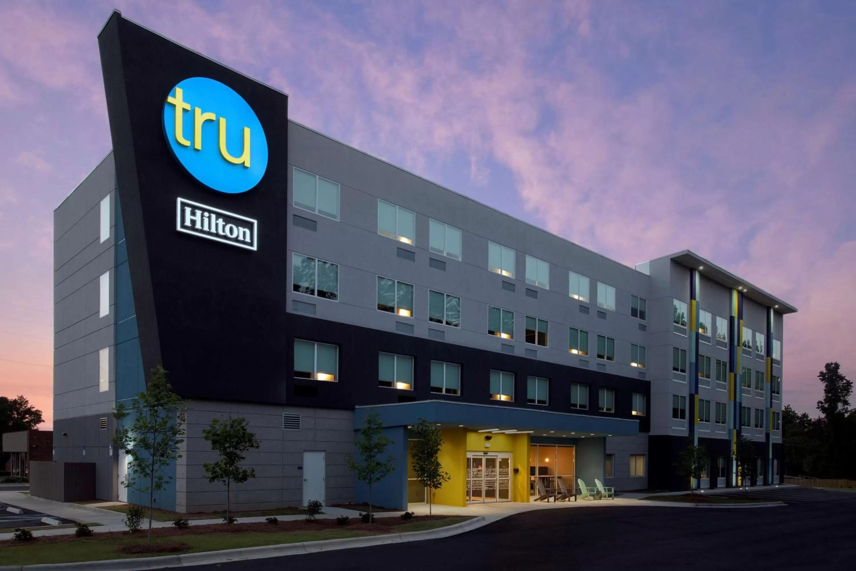 Property building in Tru By Hilton Tallahassee Central