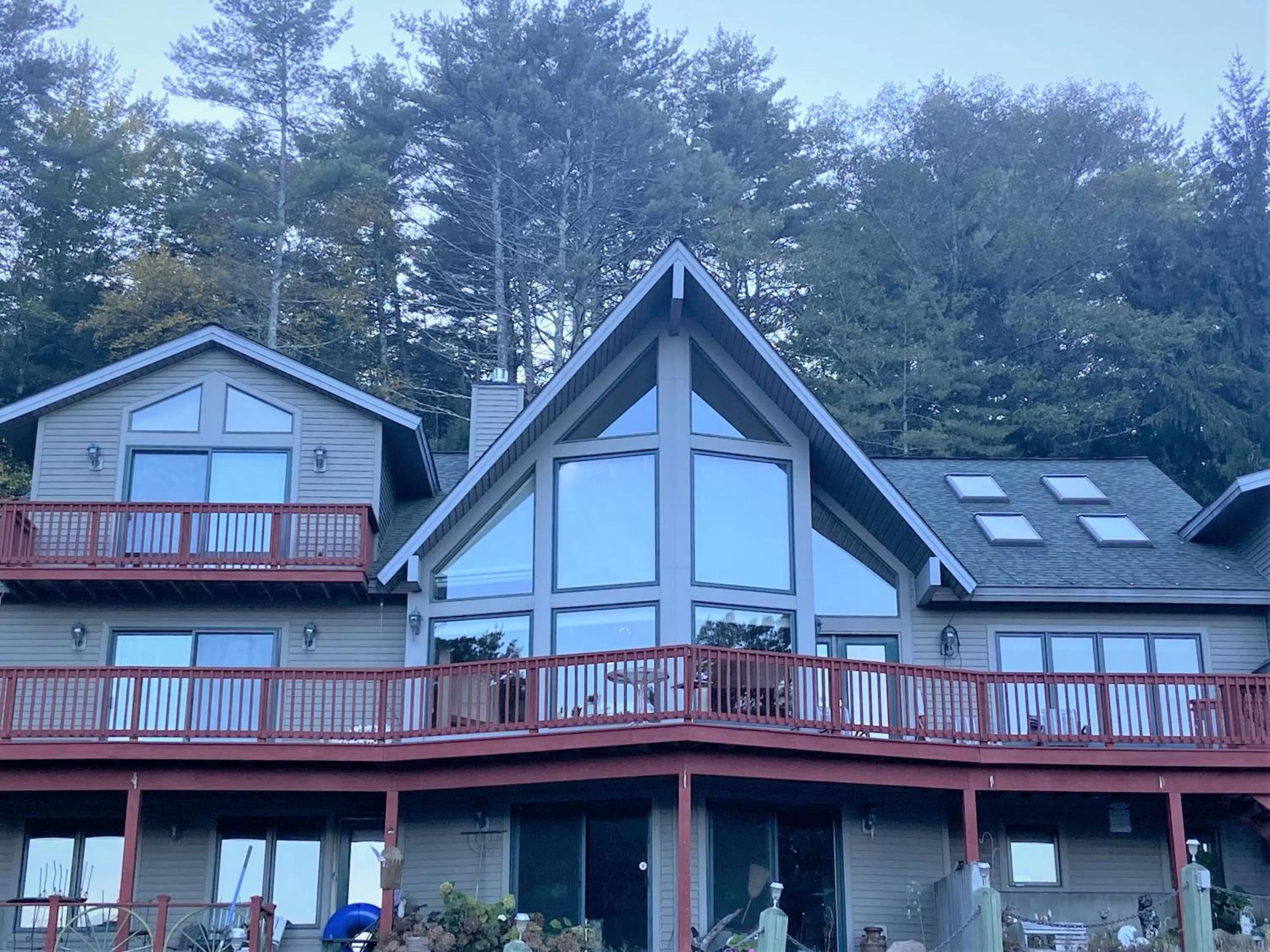 Facade/entrance in Hill View Motel and Cottages