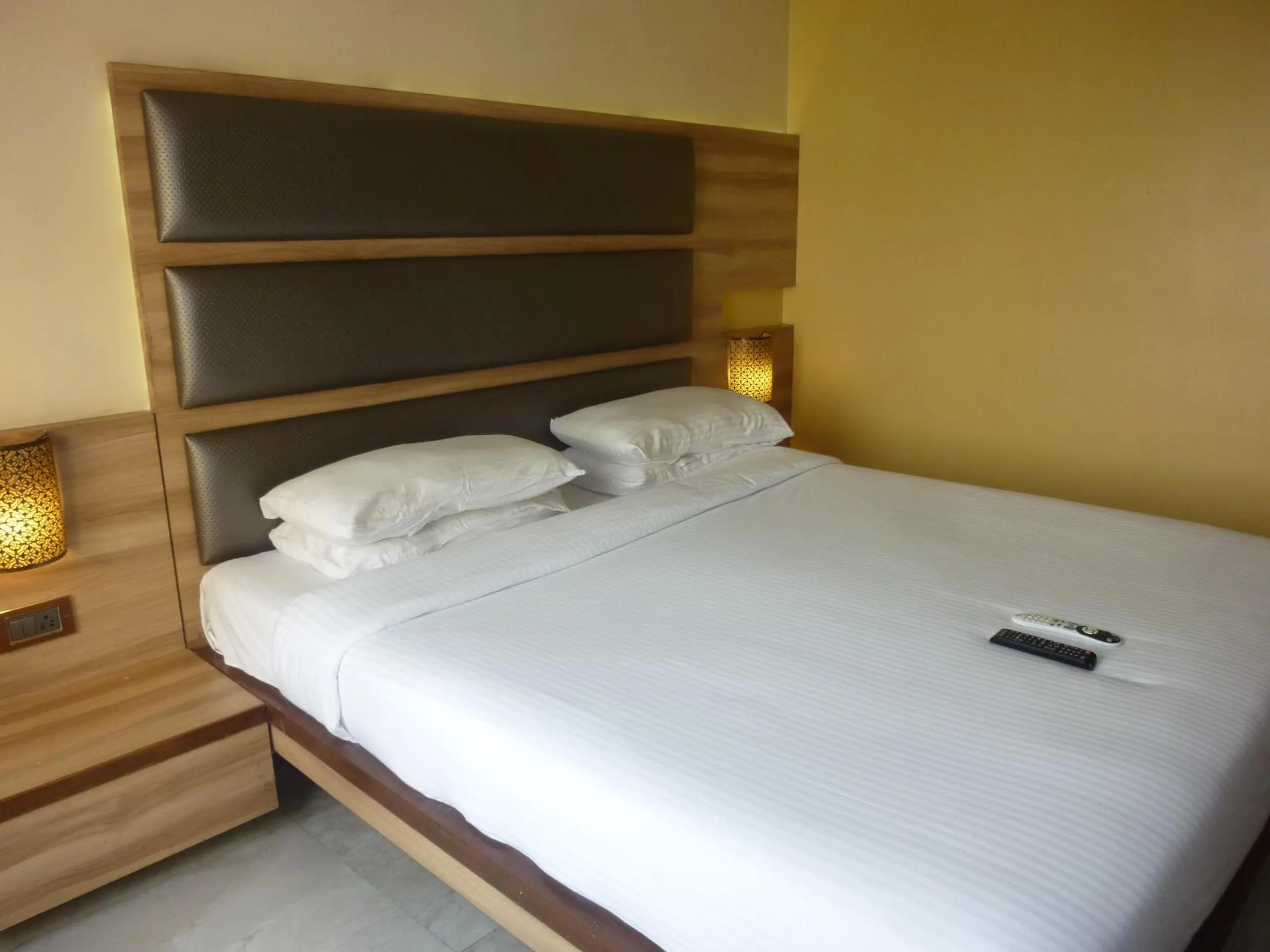 Photo of the whole room in Hotel New Bengal