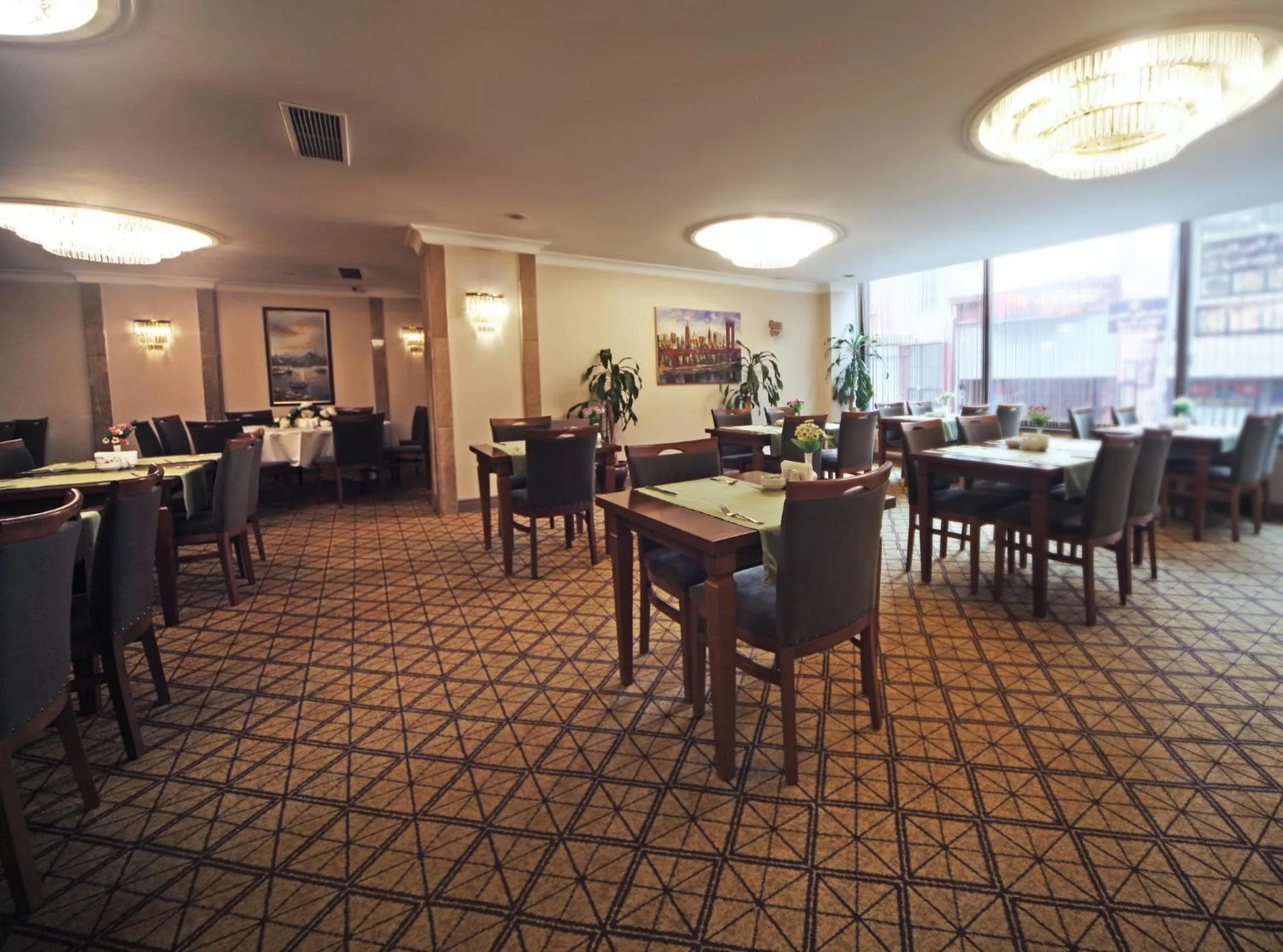 Breakfast, Restaurant/Places to Eat in Black Bird Hotel