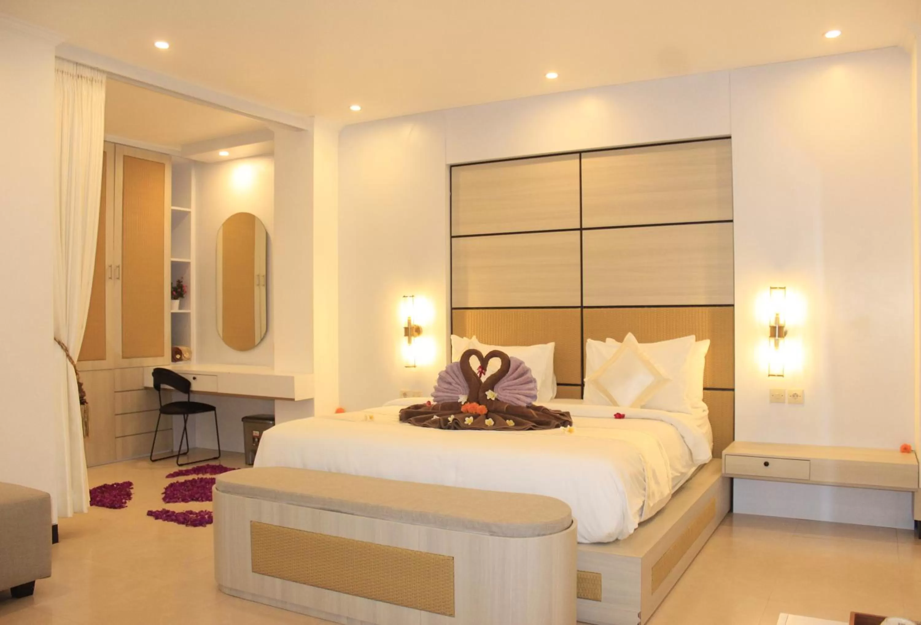 Living room, Bed in SUITE OCEAN BLUE