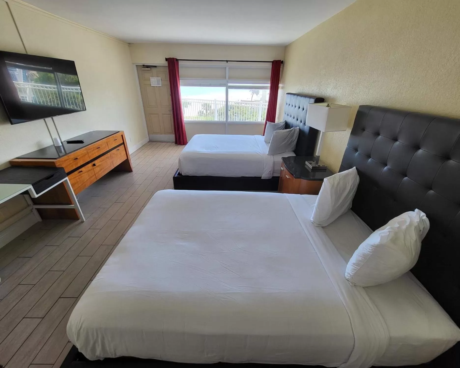 Bed in Chateau Mar Beach Resort