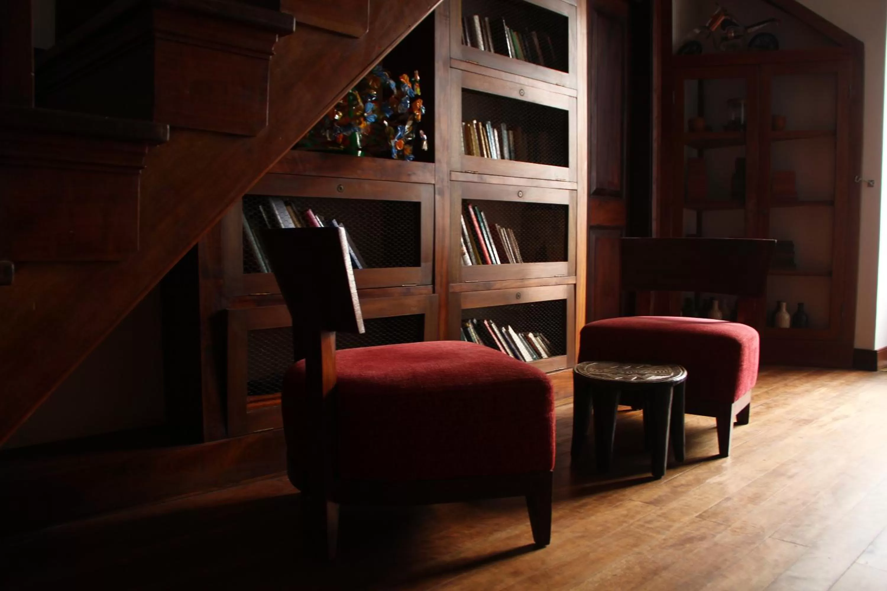 Library in Casa Café Mindelo