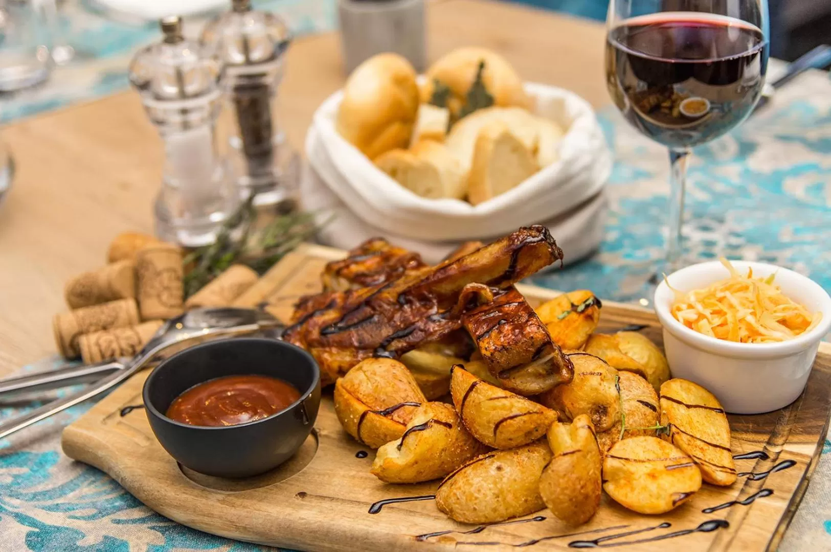 Restaurant/places to eat in Admiral Hotel