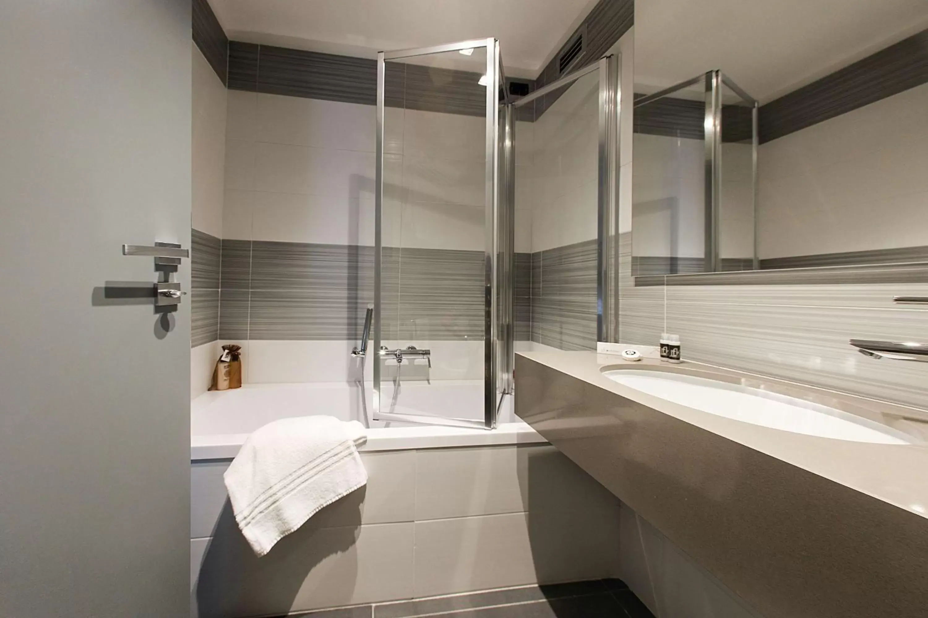 Comfort Queen Room in Best Western JFK Hotel Comfort Queen Room in Best Western JFK Hotel