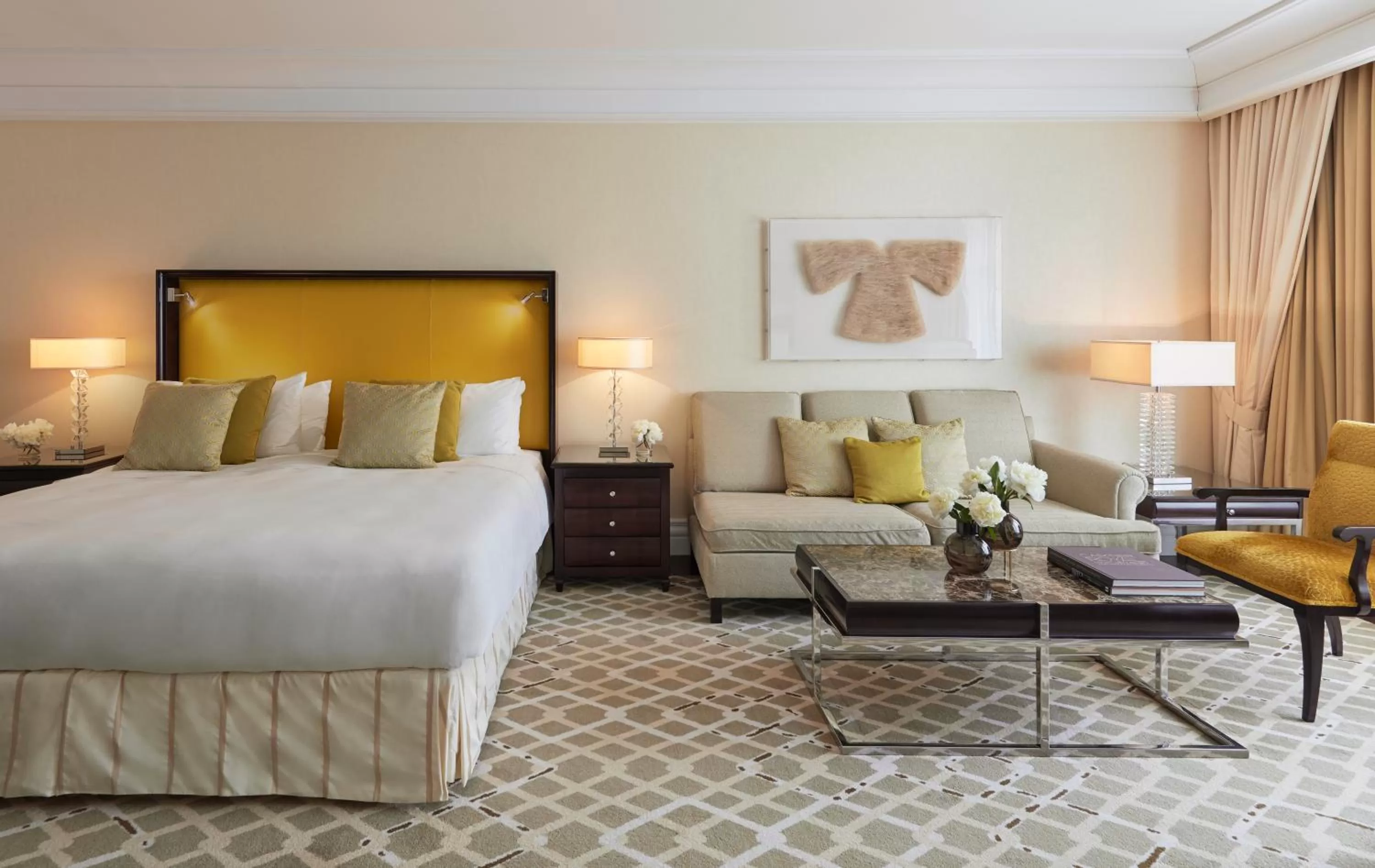 Bed in Breidenbacher Hof, Best Hotel of the Year 2026 - Die 101 Besten