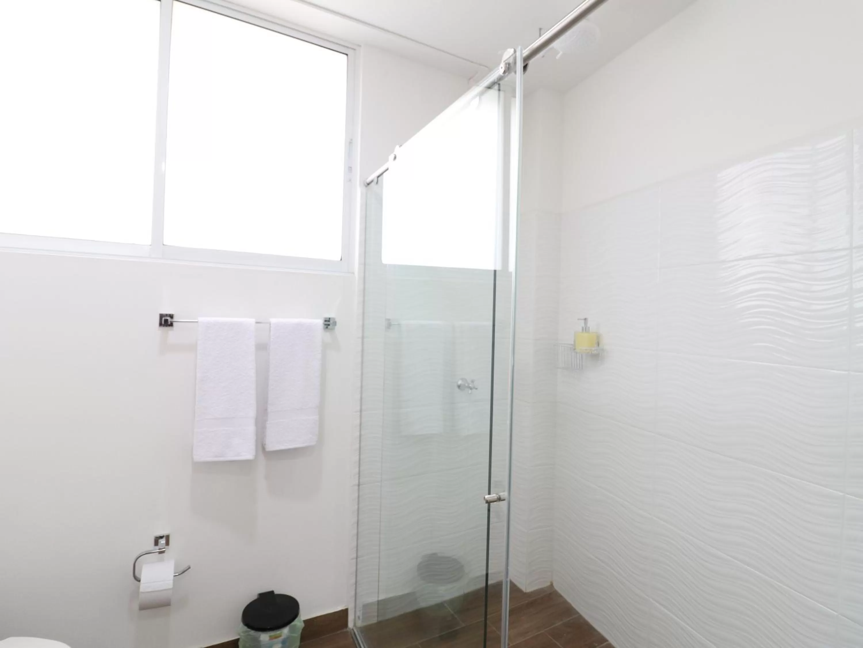 Bathroom in 554 Apartments