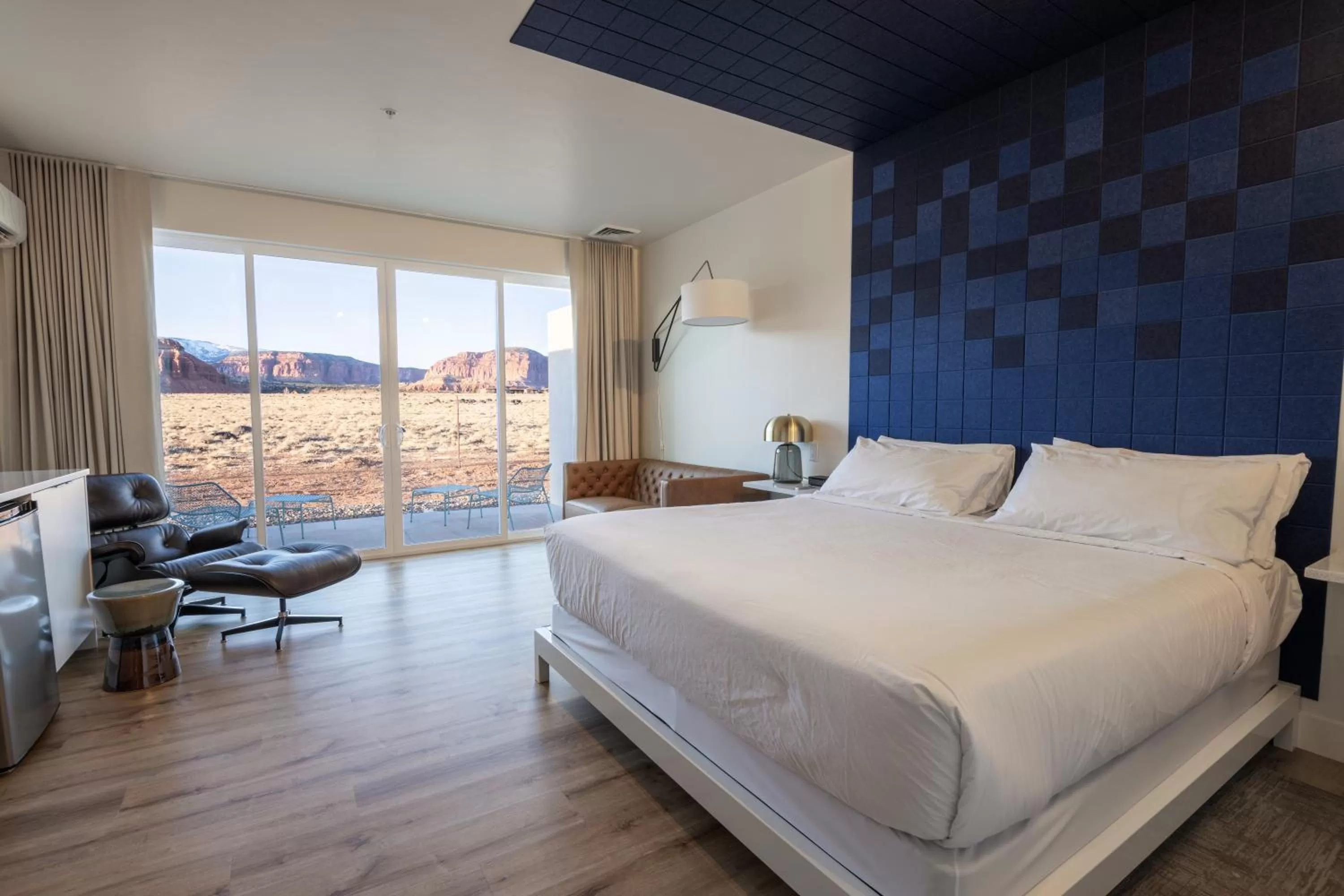 View (from property/room), Bed in Skyview Hotel