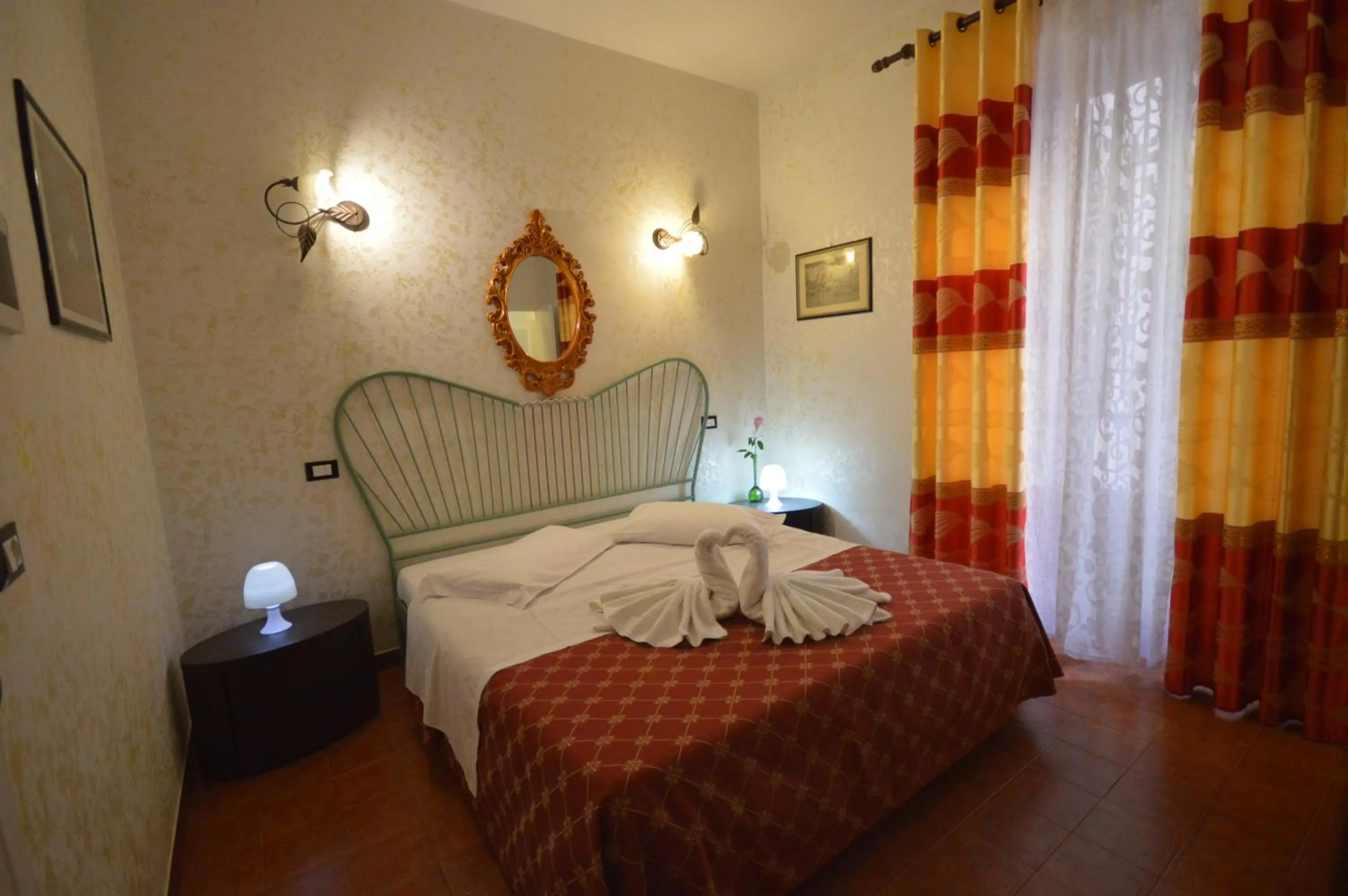 Double or Twin Room with Private Bathroom in Hotel Alexis