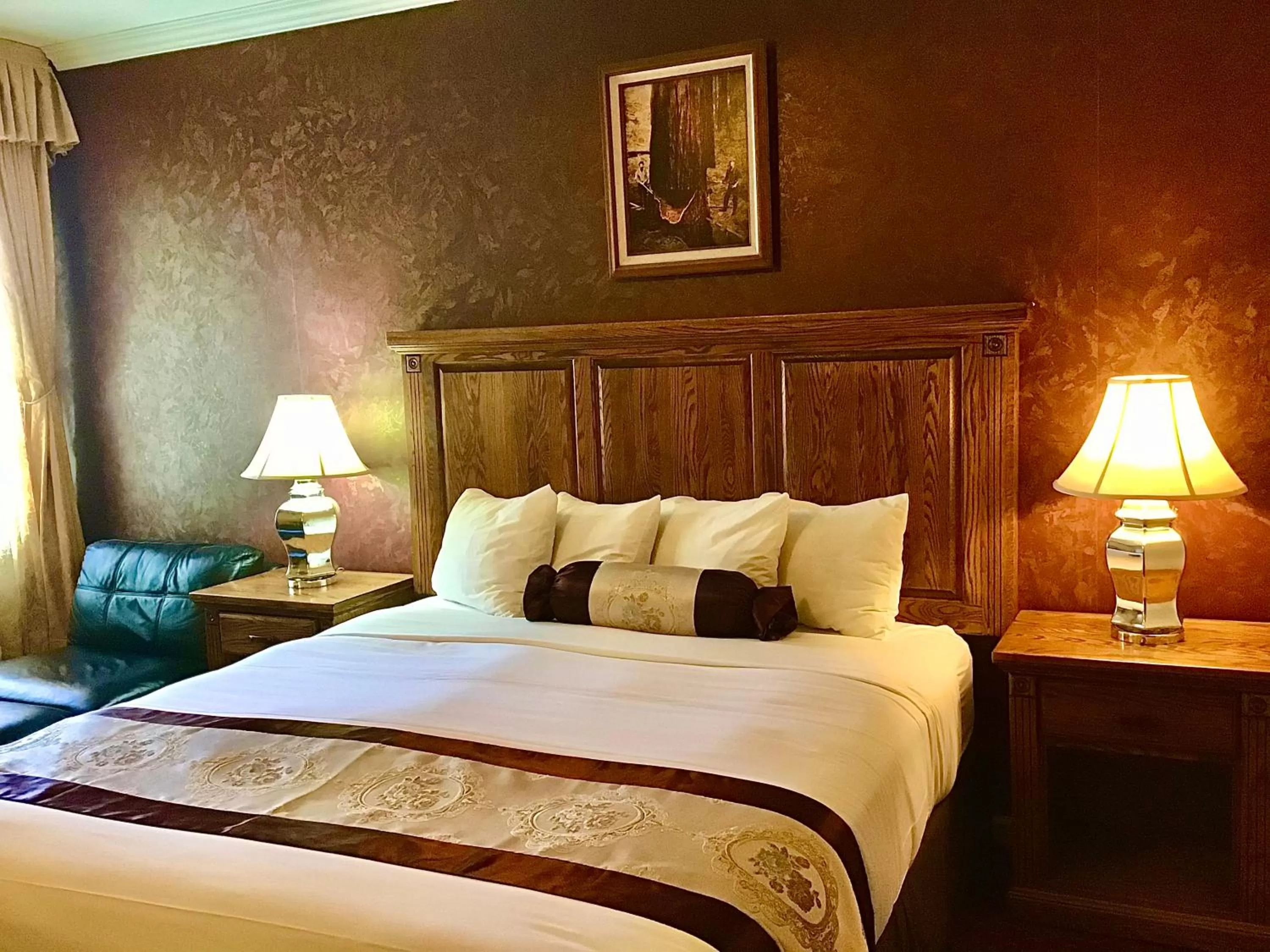 Bed in Eureka Inn, Trademark Collection by Wyndham